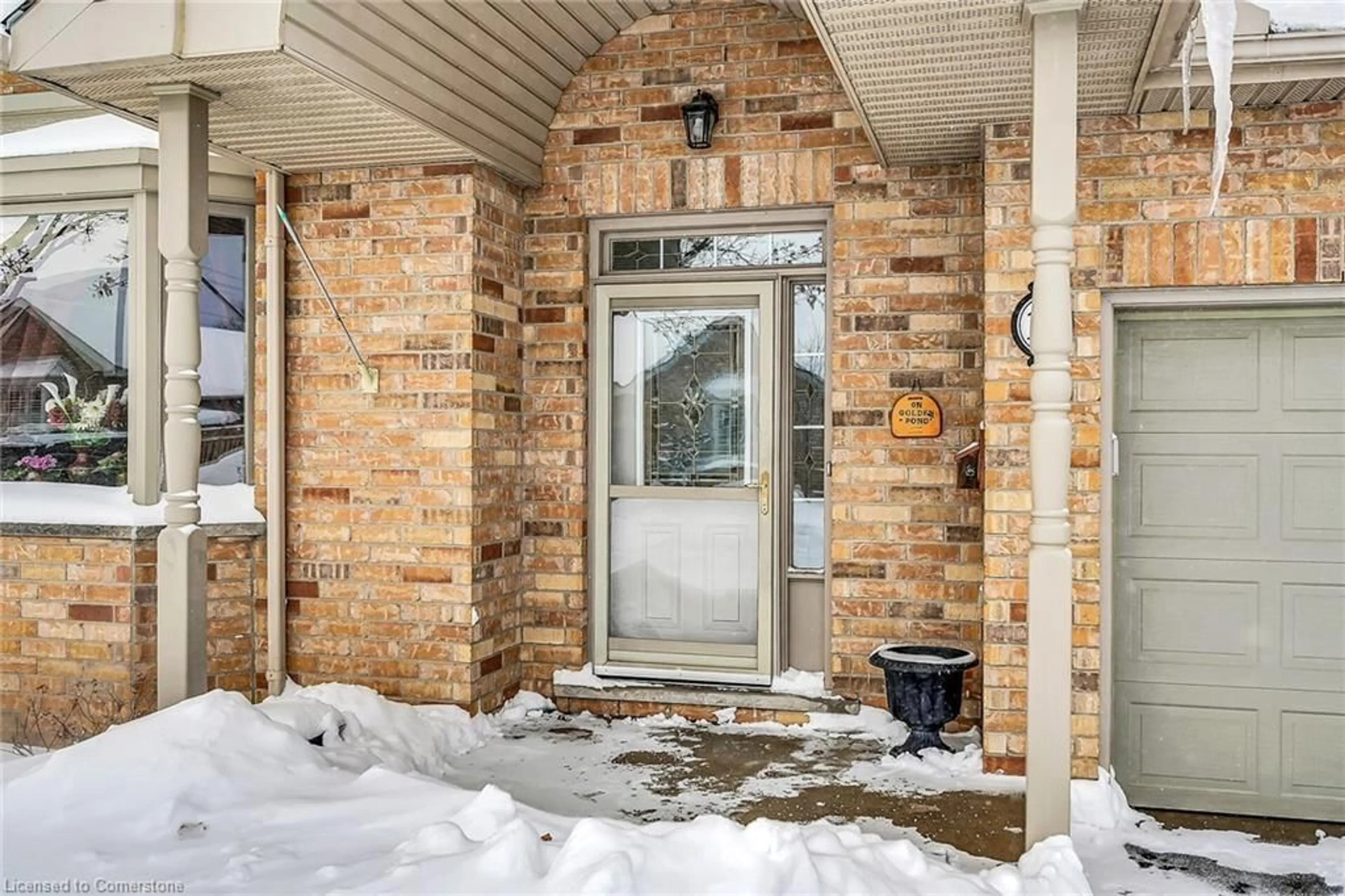 Indoor entryway for 14 Critzia Dr, Mount Hope Ontario L0R 1W0