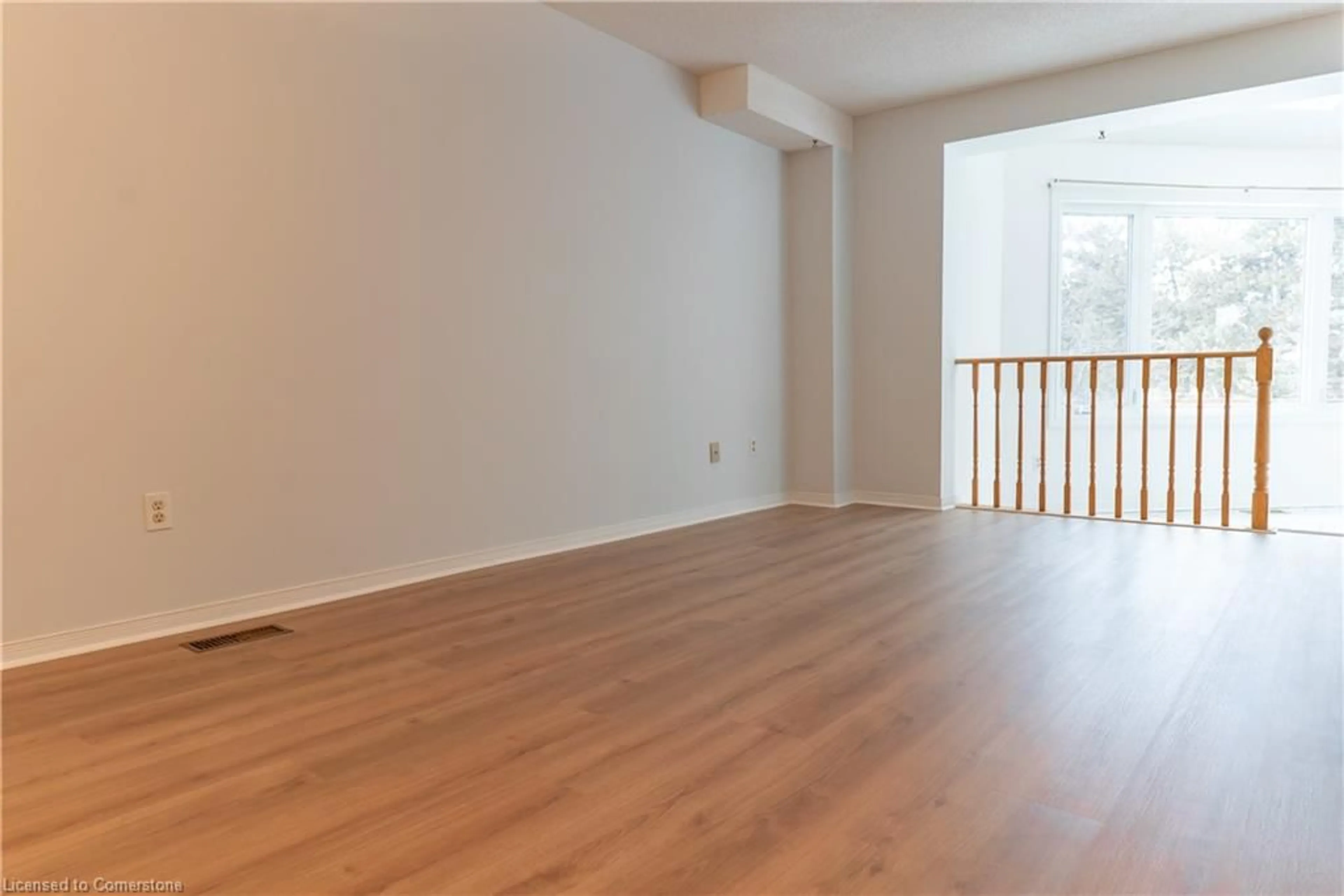 A pic of a room for 3050 Plum Tree Cres, Mississauga Ontario L5N 4W6