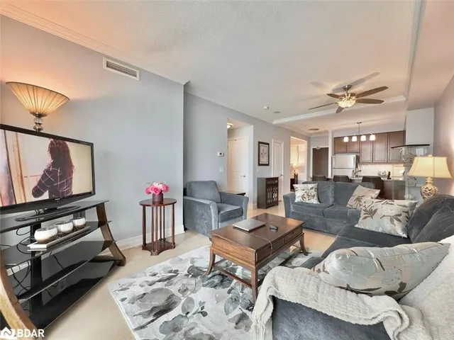 Additional property image - 100 John St Unit 403