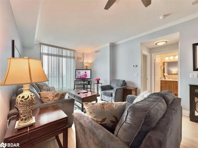 Additional property image - 100 John St Unit 403
