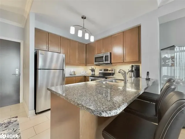 Additional property image - 100 John St Unit 403