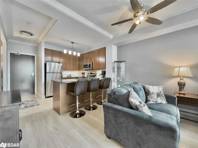 Additional property image - 100 John St Unit 403
