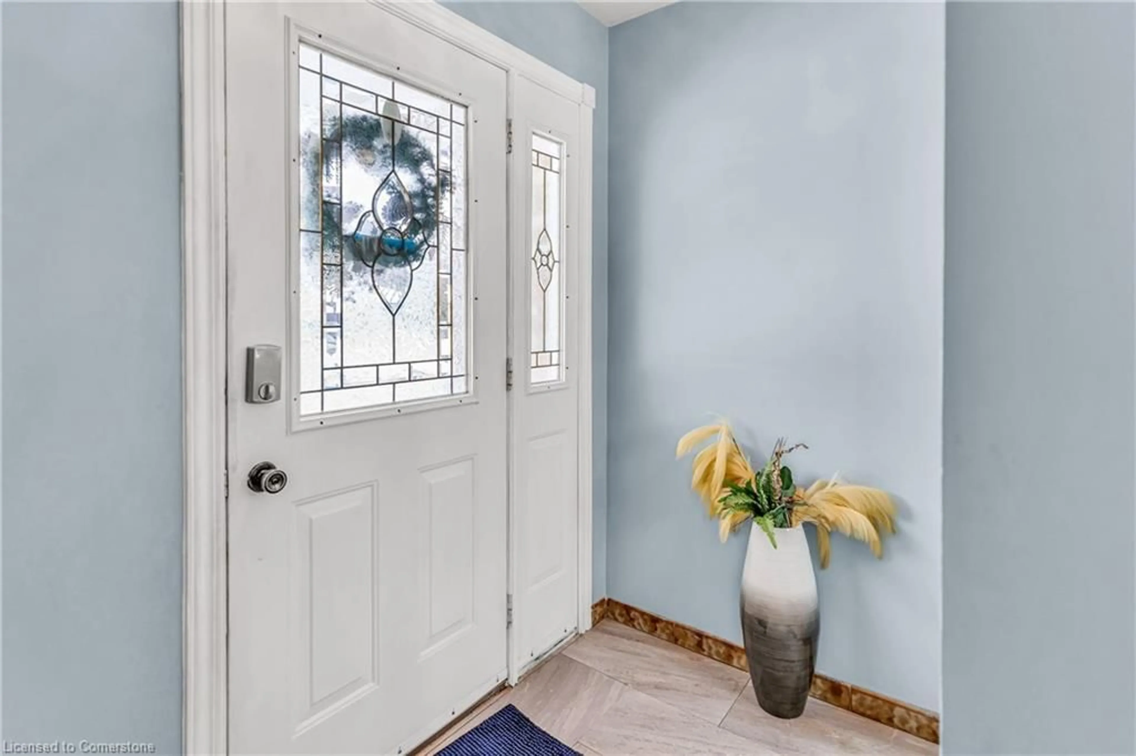 Indoor entryway for 110 Century Hill Dr, Kitchener Ontario N2E 2H8