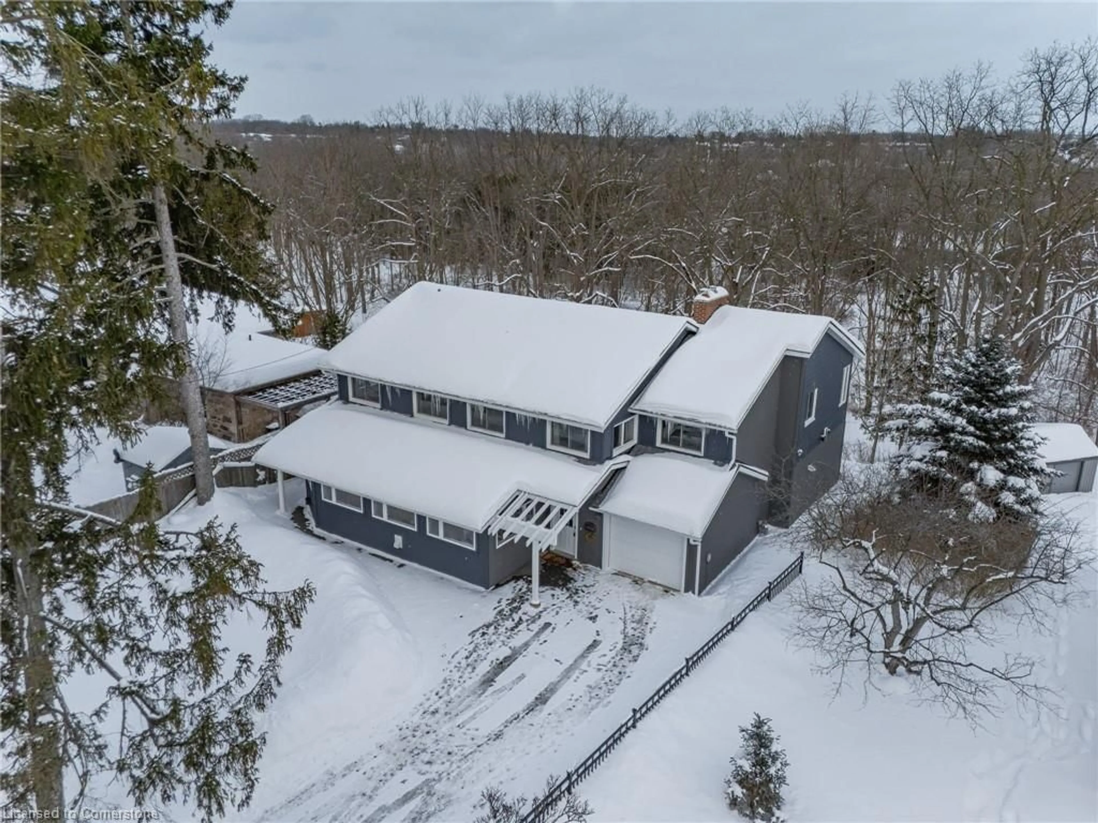 A pic from outside/outdoor area/front of a property/back of a property/a pic from drone, building for 211 West River Rd, Cambridge Ontario N1S 2Z9