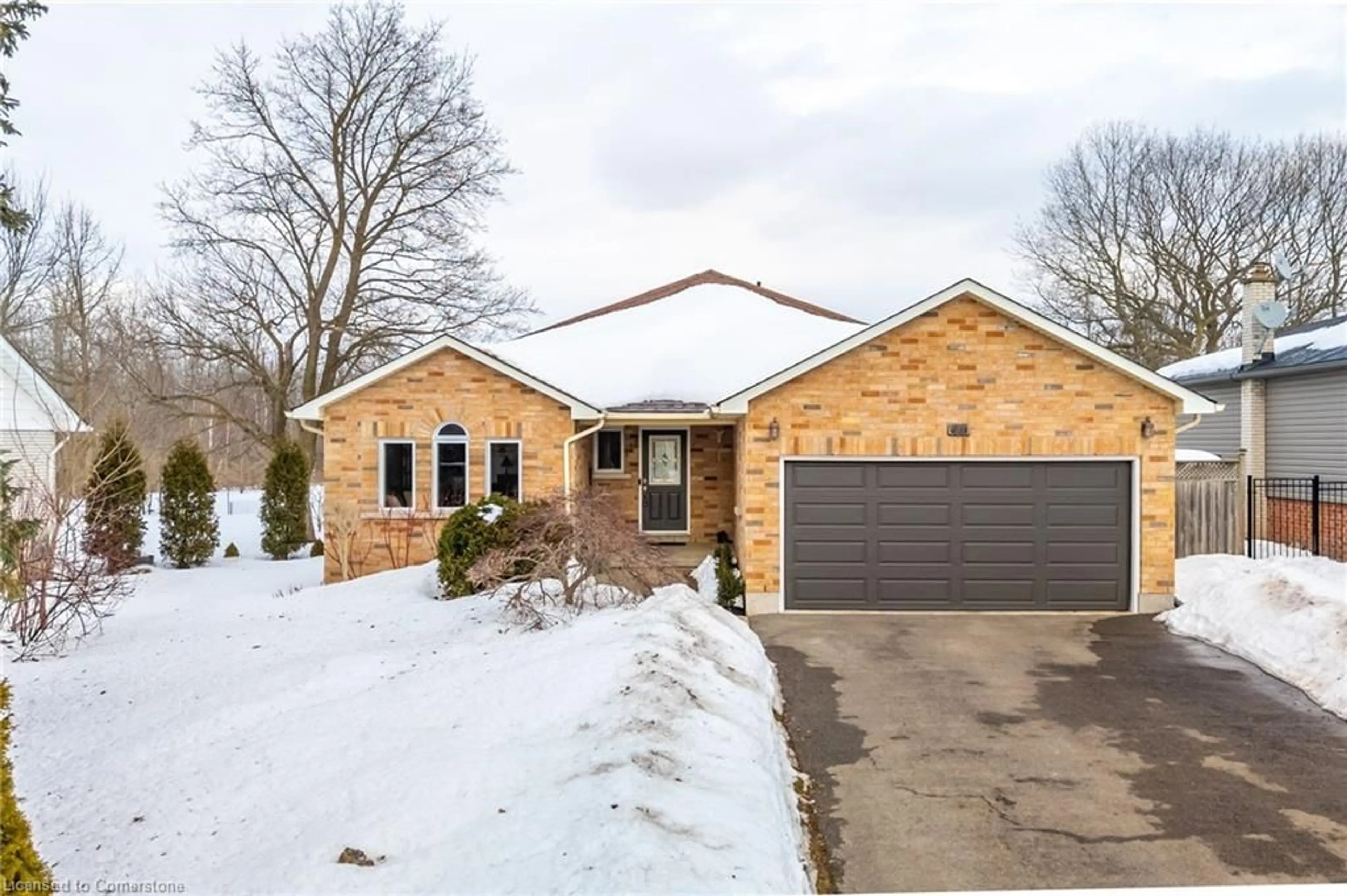 Home with brick exterior material, street for 11 Summit Dr, Waterdown Ontario L8B 0E4