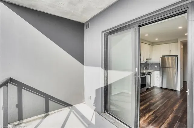 Additional property image - 15 Queen St Unit 1204