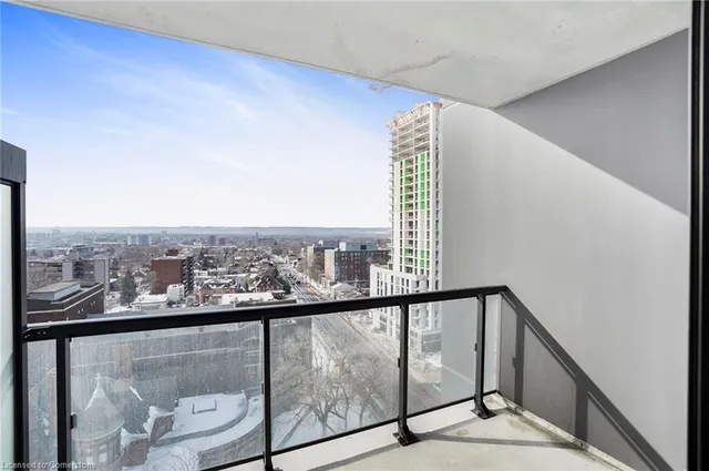 Additional property image - 15 Queen St Unit 1204