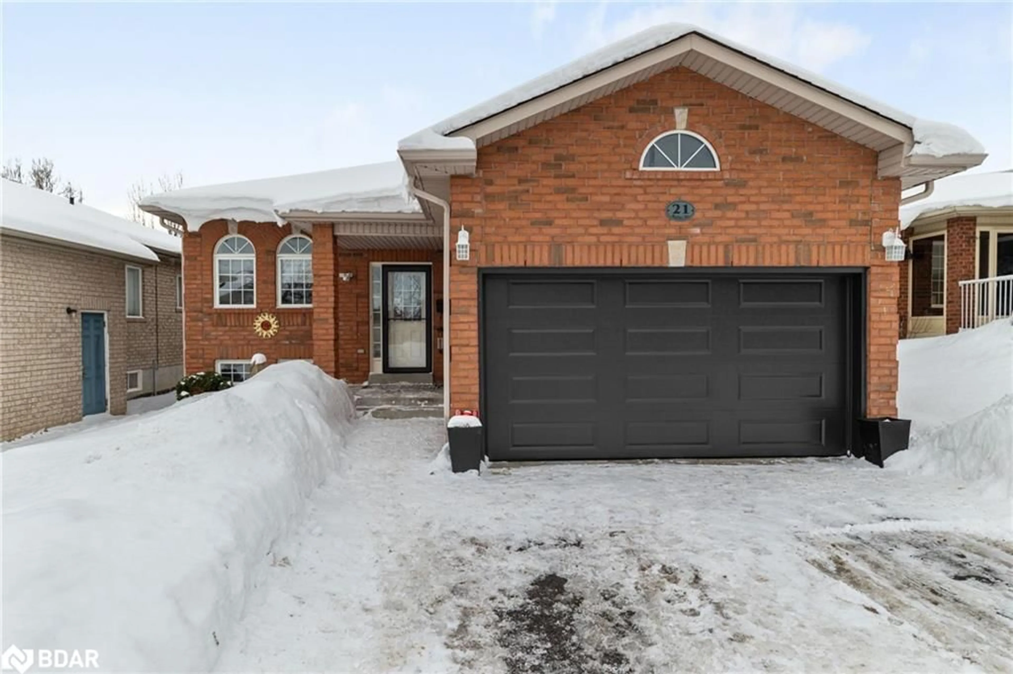 Home with brick exterior material, street for 21 Ruffet Dr, Barrie Ontario L4N 0P1