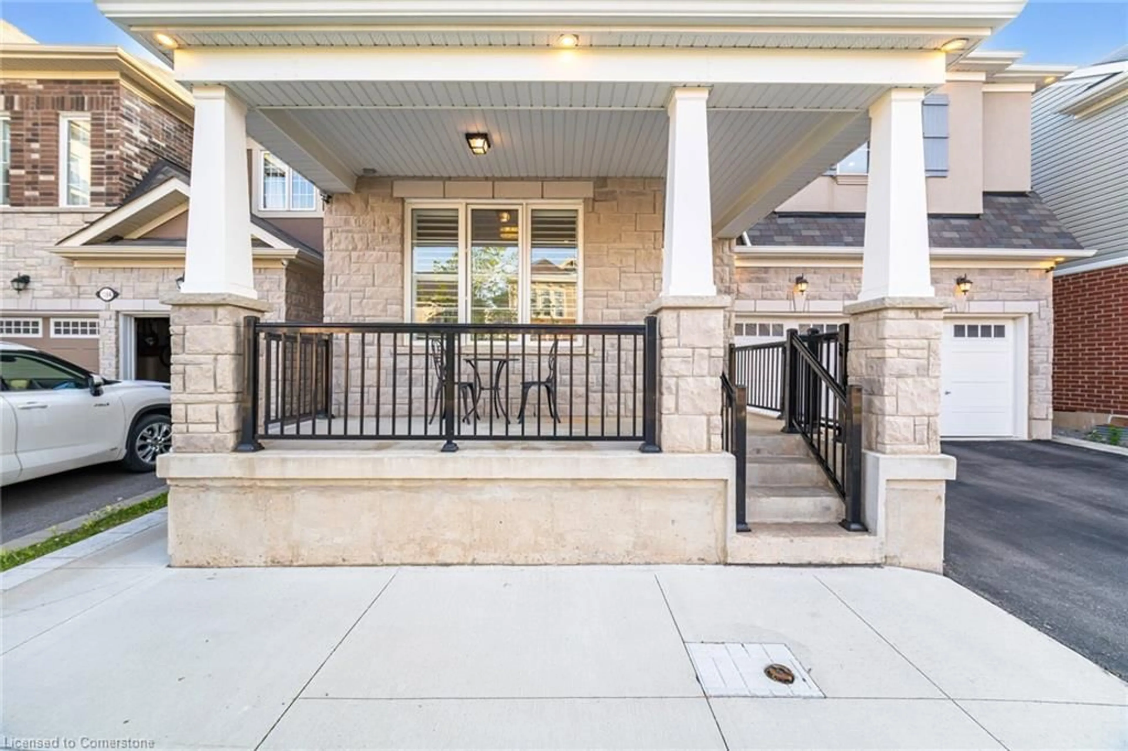 Patio, street for 1190 Mceachern Court Crt, Milton Ontario L9E 1E5