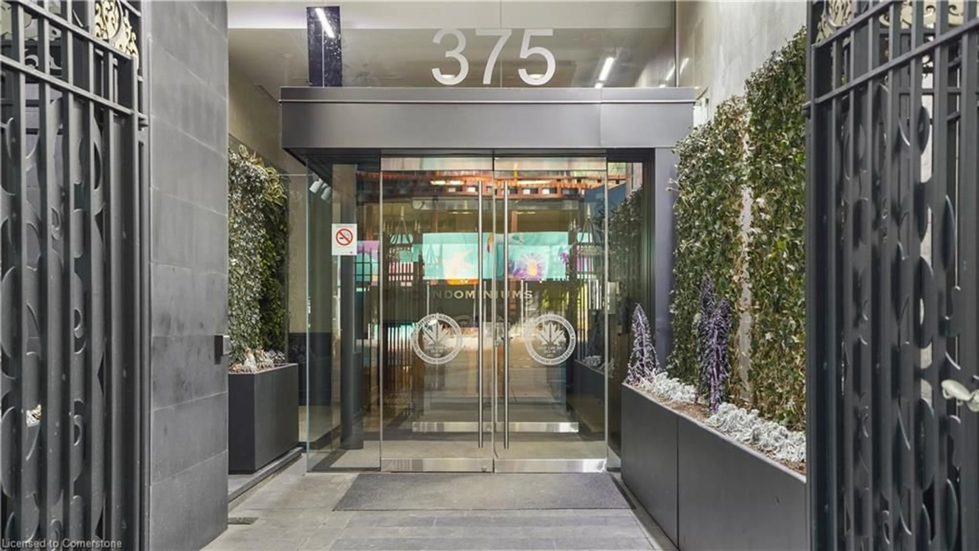 Indoor foyer for 375 King St #2103, Toronto Ontario M5V 1K5