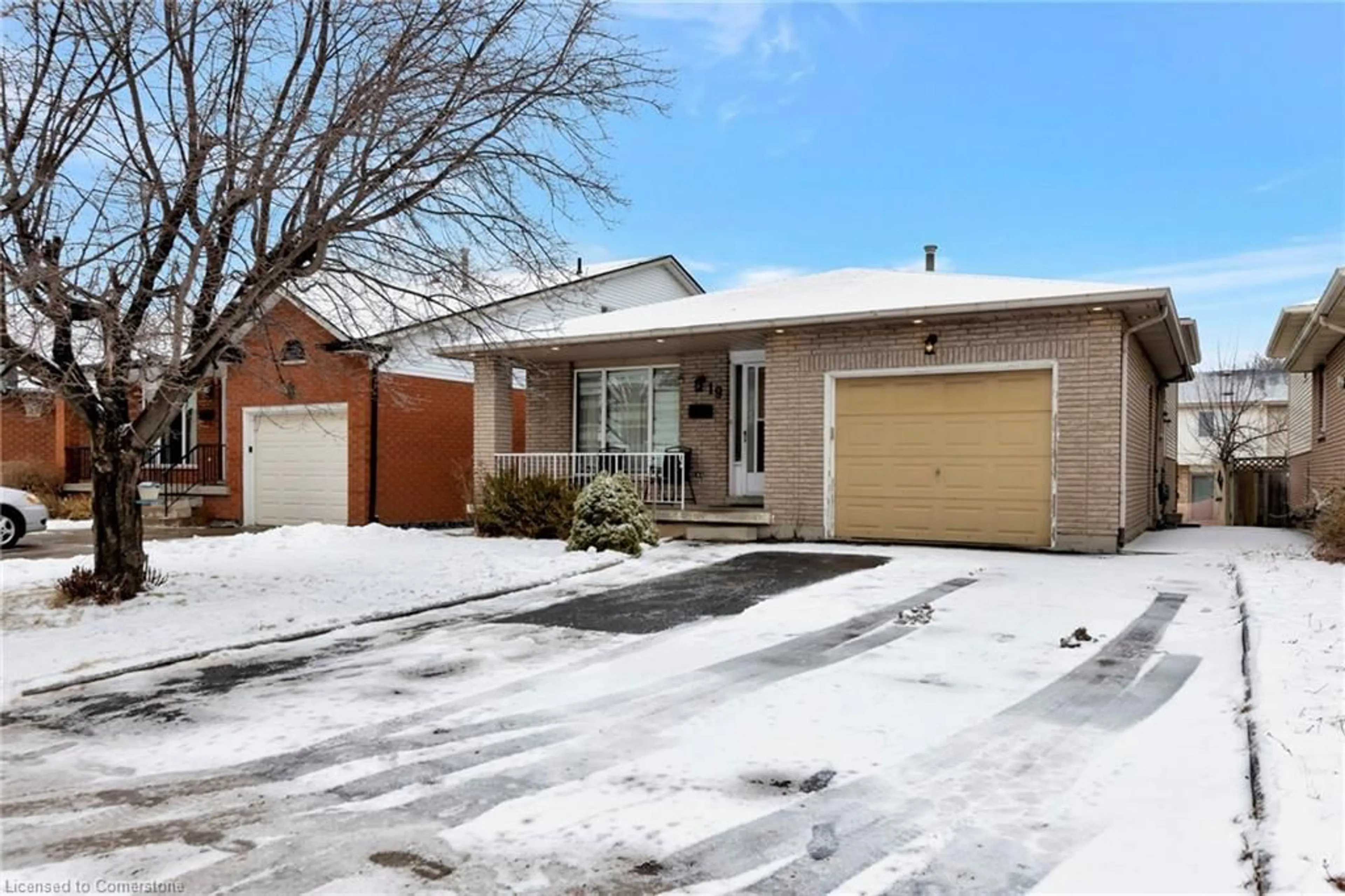 Home with brick exterior material, street for 19 Janet Crt, Hamilton Ontario L8E 4X8