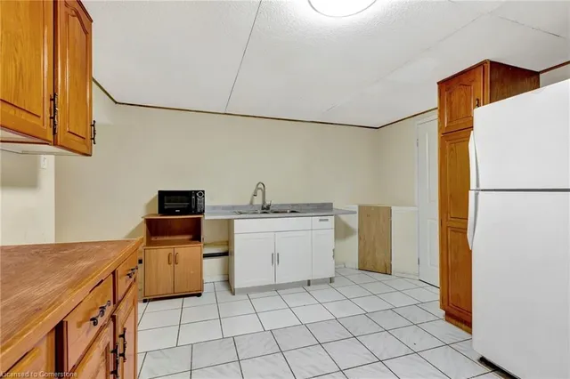 Additional property image - 19 Janet Crt