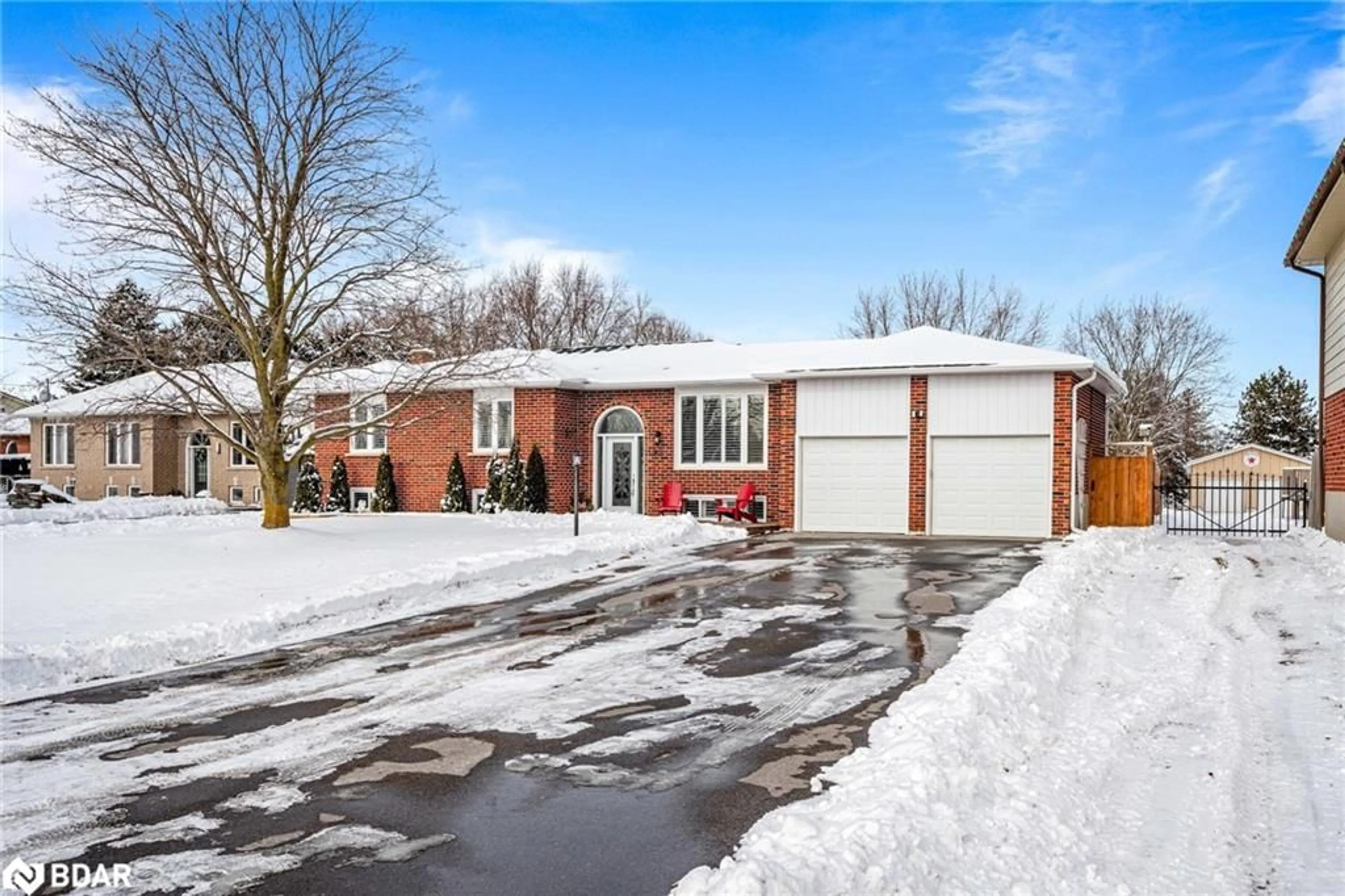 Home with brick exterior material, street for 85 Toll Rd, Holland Landing Ontario L9N 1G7