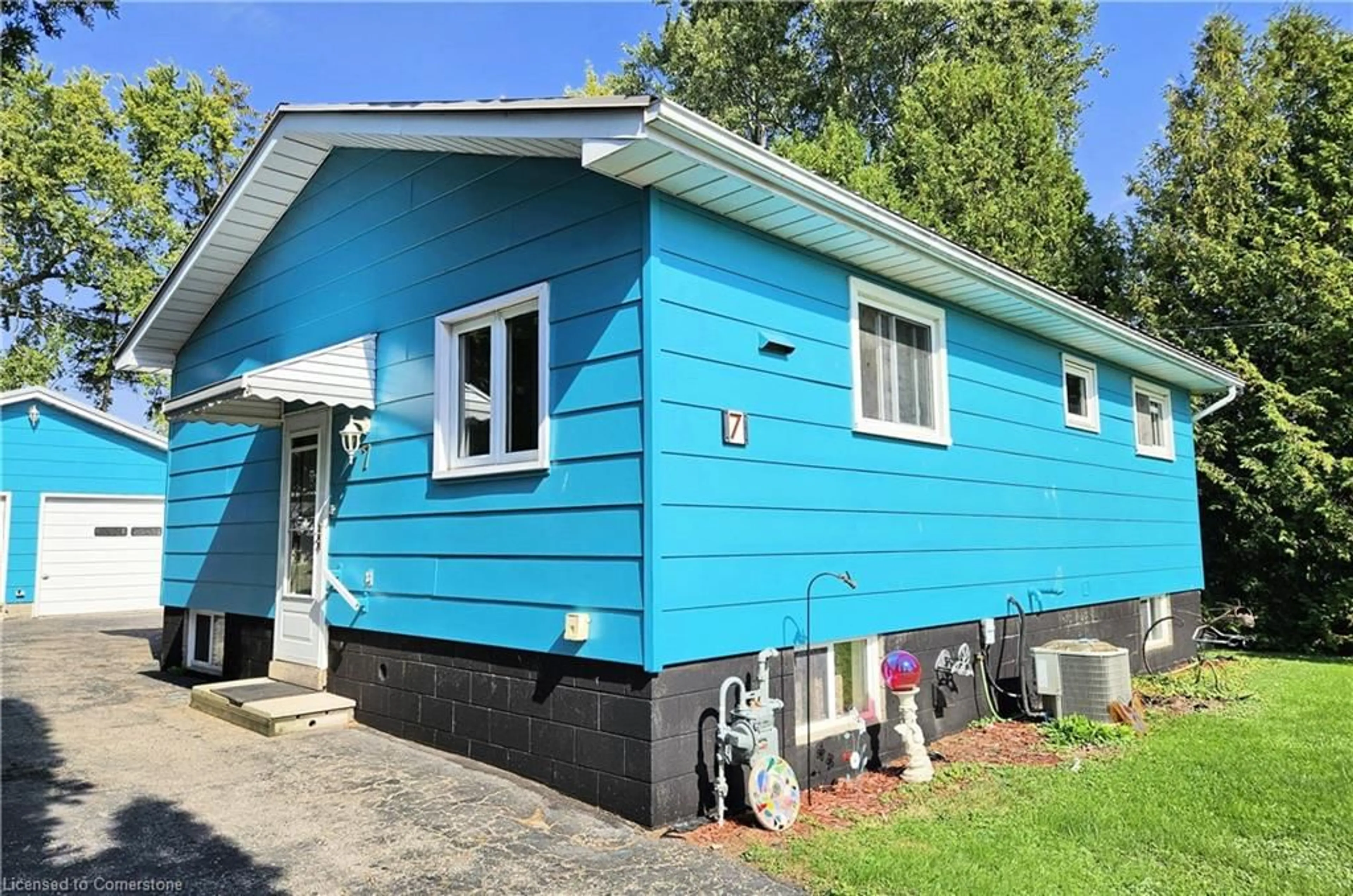 Home with vinyl exterior material, street for 7 Chestnut St, Port Rowan Ontario N0E 1M0