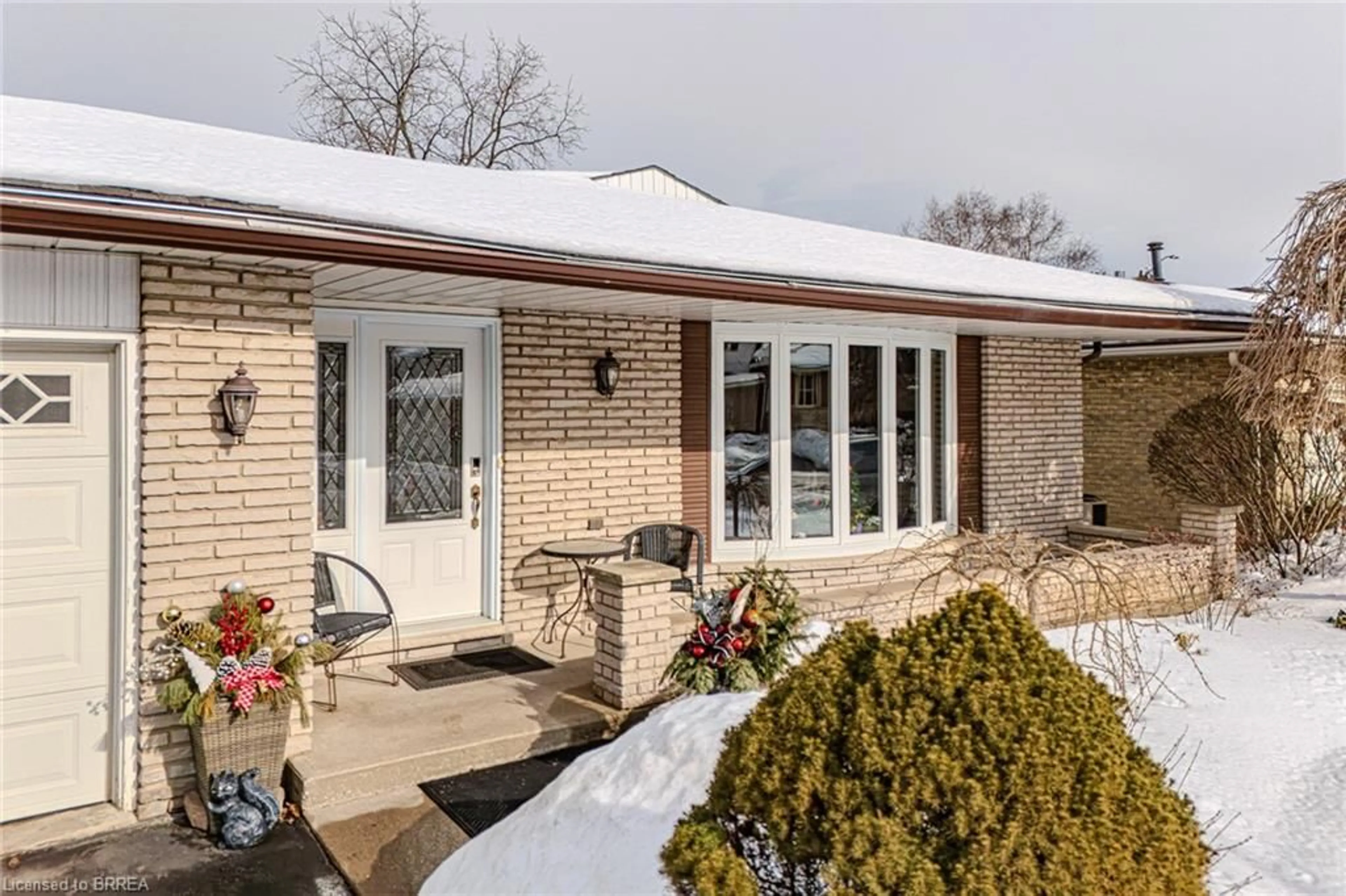 Home with brick exterior material, street for 33 Ashgrove Ave, Brantford Ontario N3R 6E1