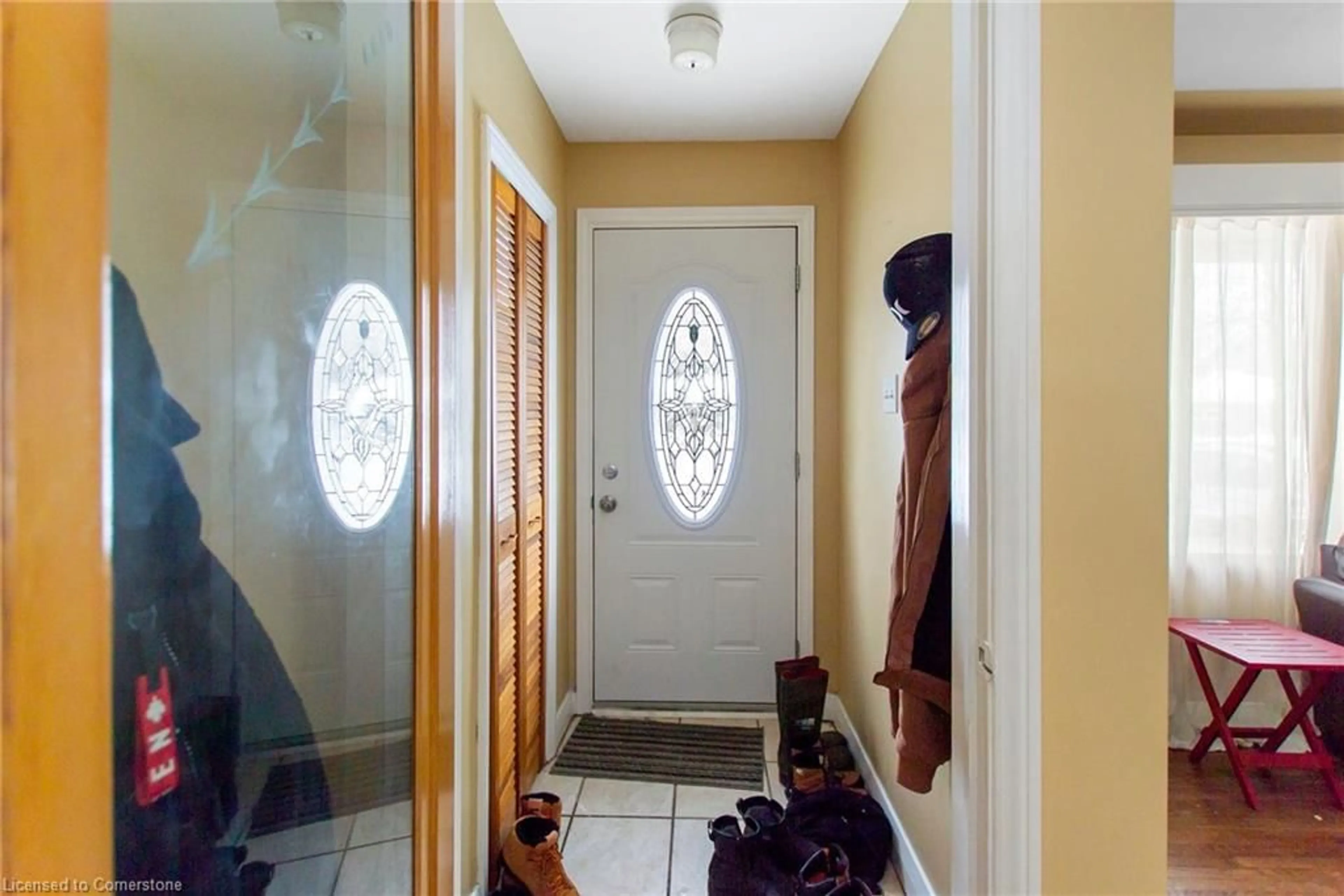 Indoor entryway for 357 Regal Dr, London Ontario N5Y 1J5