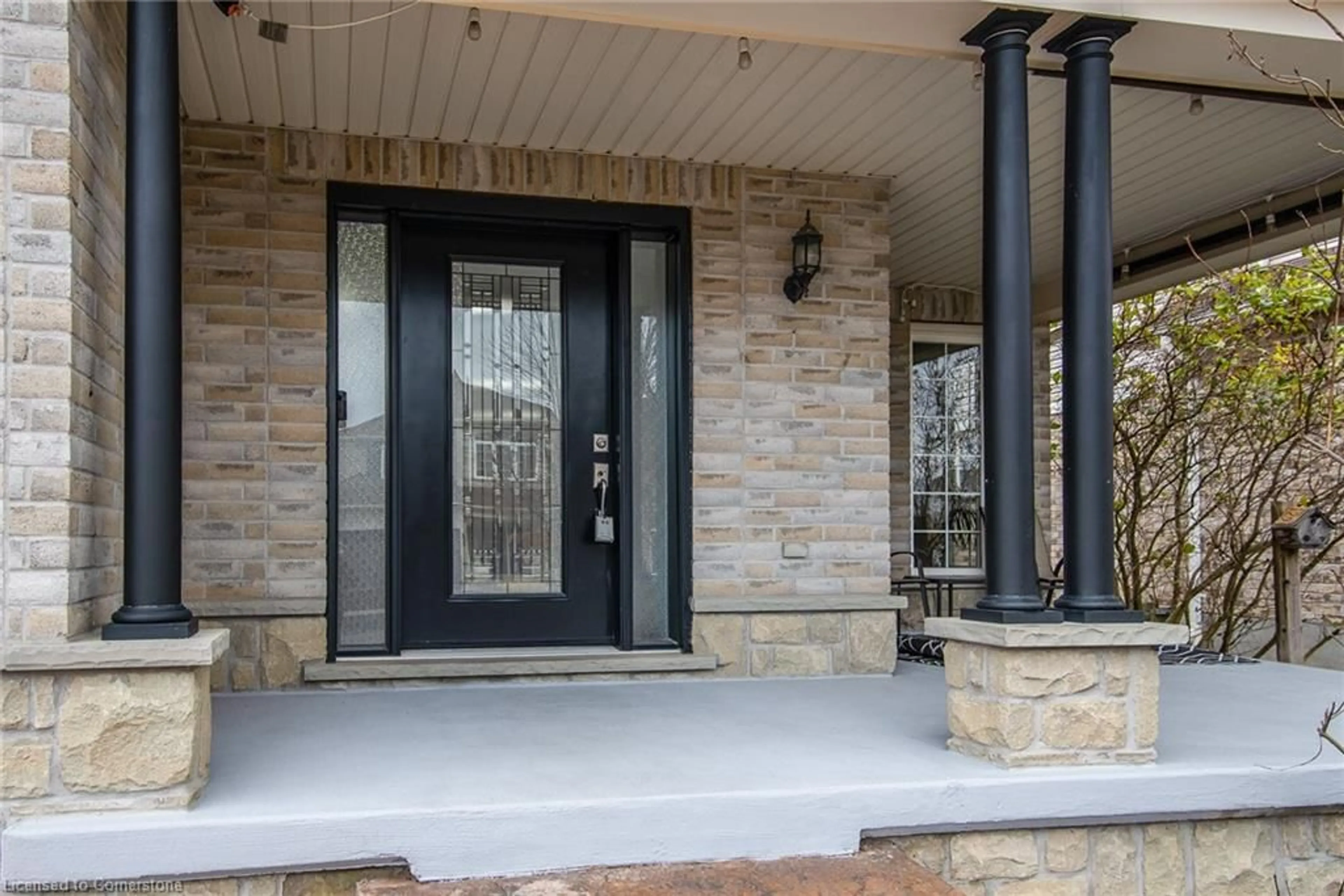 Indoor entryway for 508 Topper Woods Cres, Kitchener Ontario N2P 2Y4