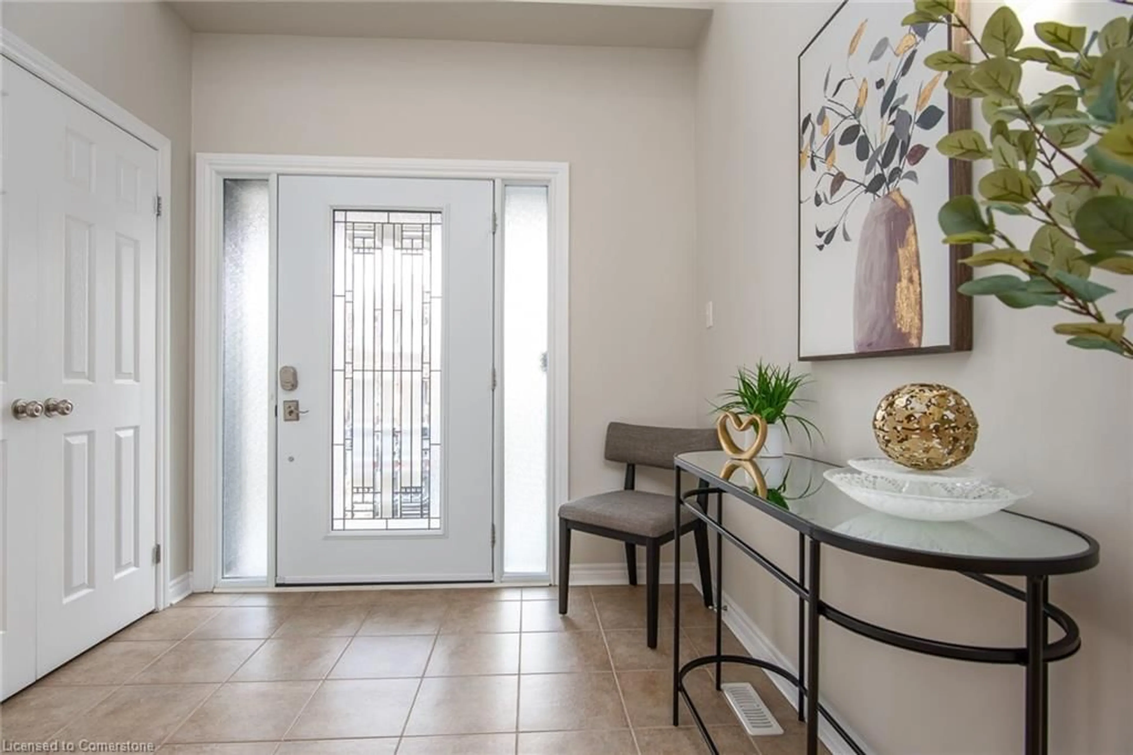 Indoor entryway for 508 Topper Woods Cres, Kitchener Ontario N2P 2Y4