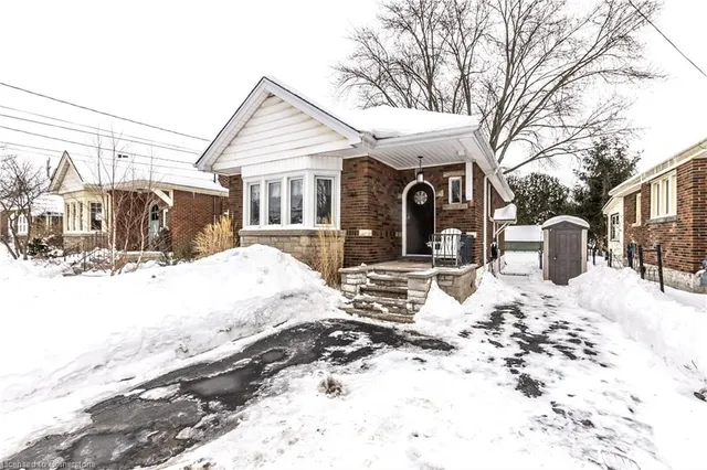 Primary image of 46 Kenmore Rd