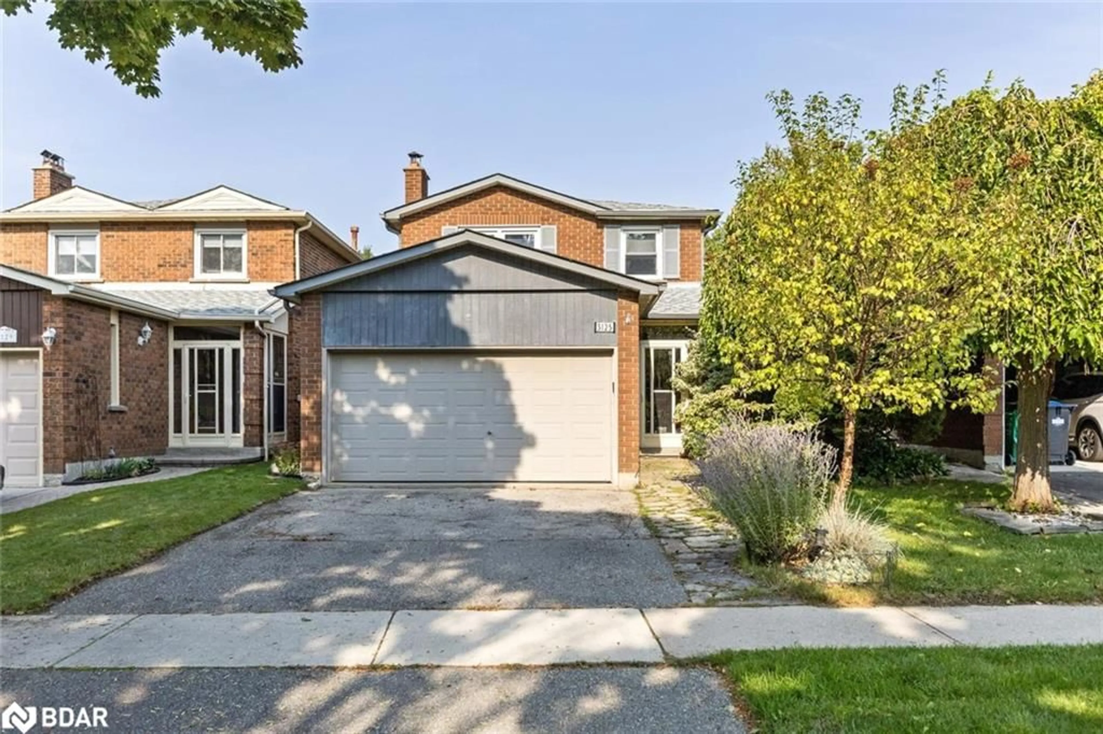 Home with brick exterior material, street for 3125 Olympus Mews, Mississauga Ontario L5N 4W2