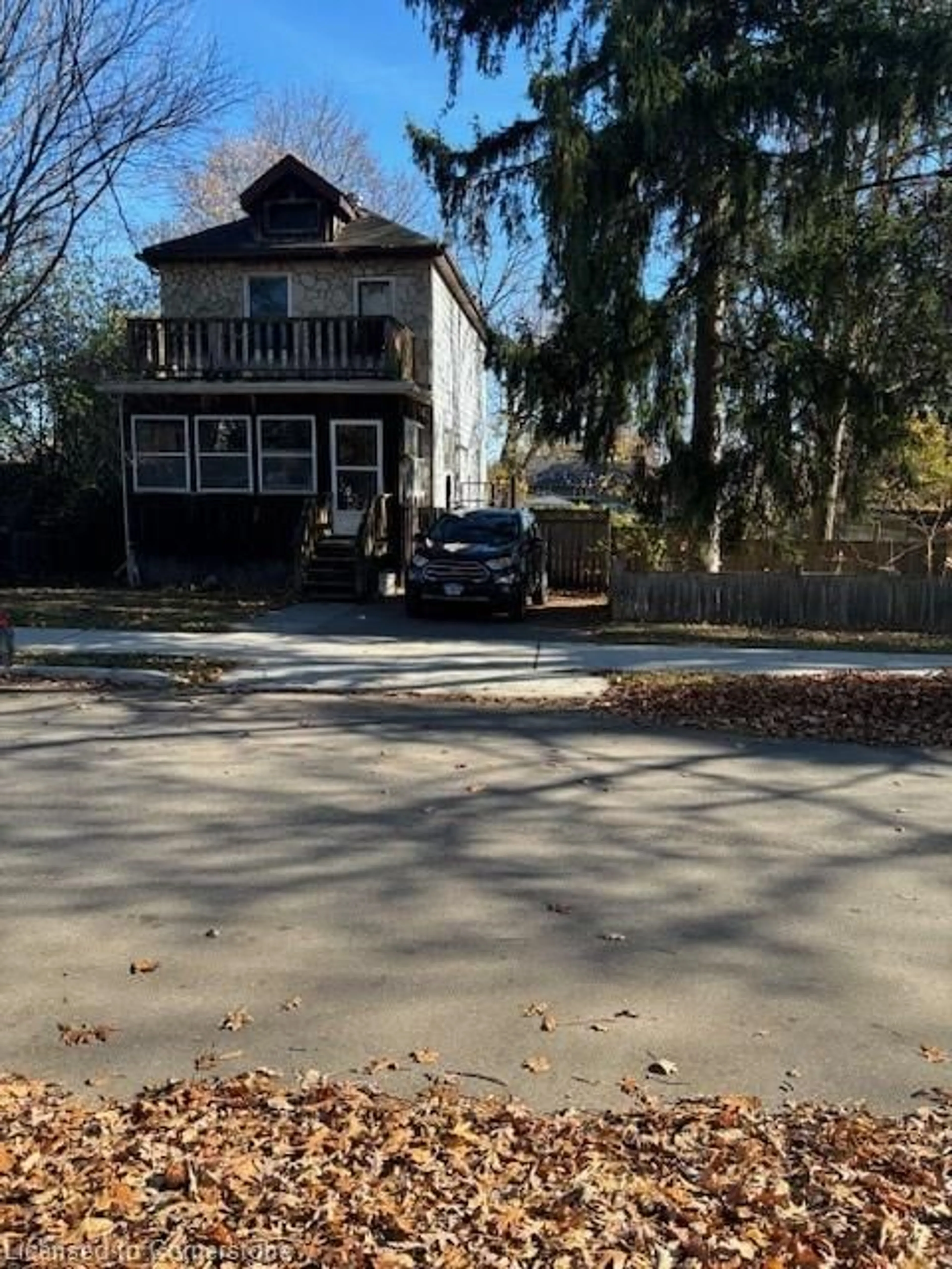 A pic from outside/outdoor area/front of a property/back of a property/a pic from drone, street for 83 Forest Rd Rd, Cambridge Ontario N1S 3B6