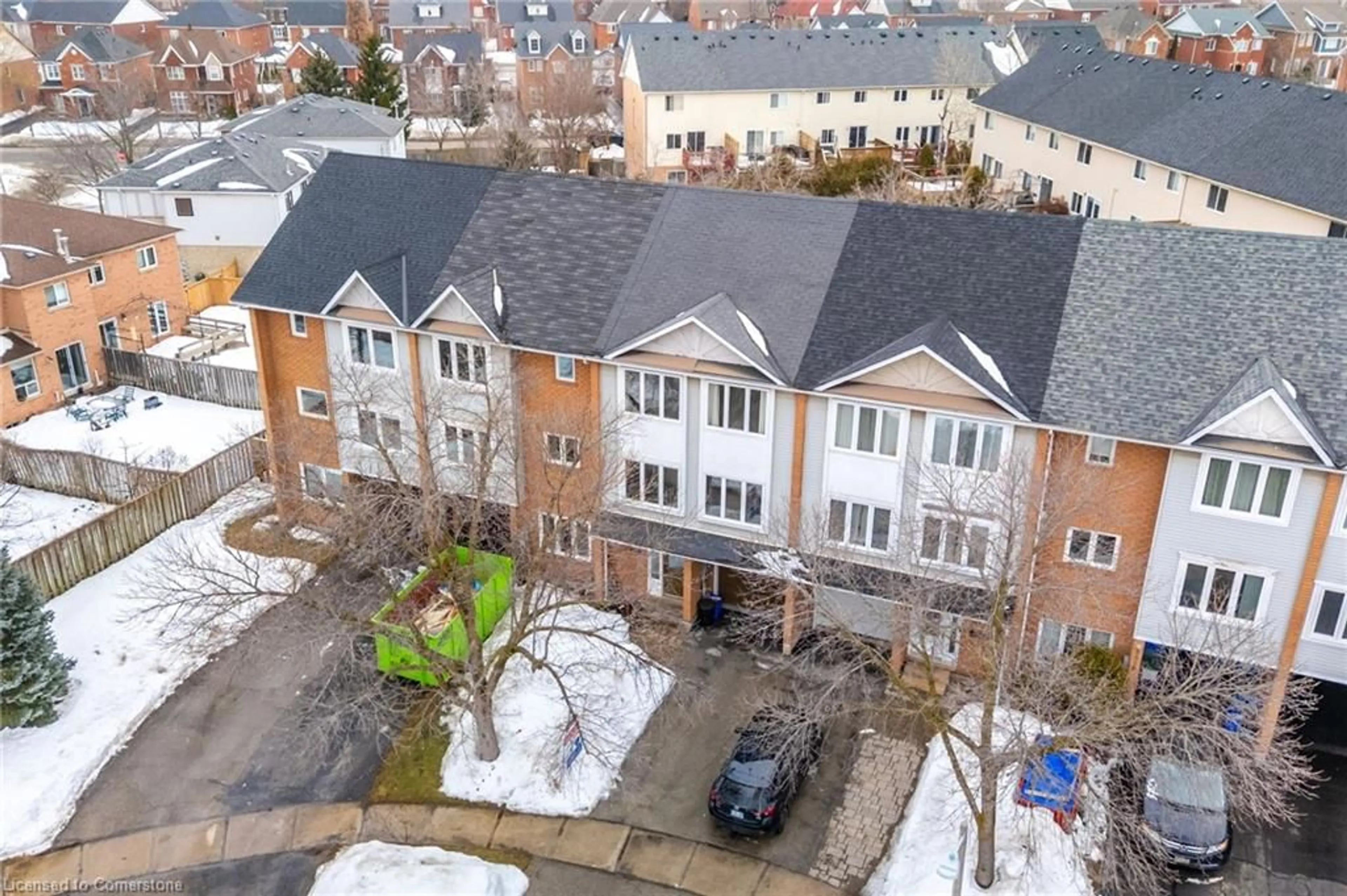 A pic from outside/outdoor area/front of a property/back of a property/a pic from drone, unknown for 2312 Strawfield Crt, Oakville Ontario L6H 6C2