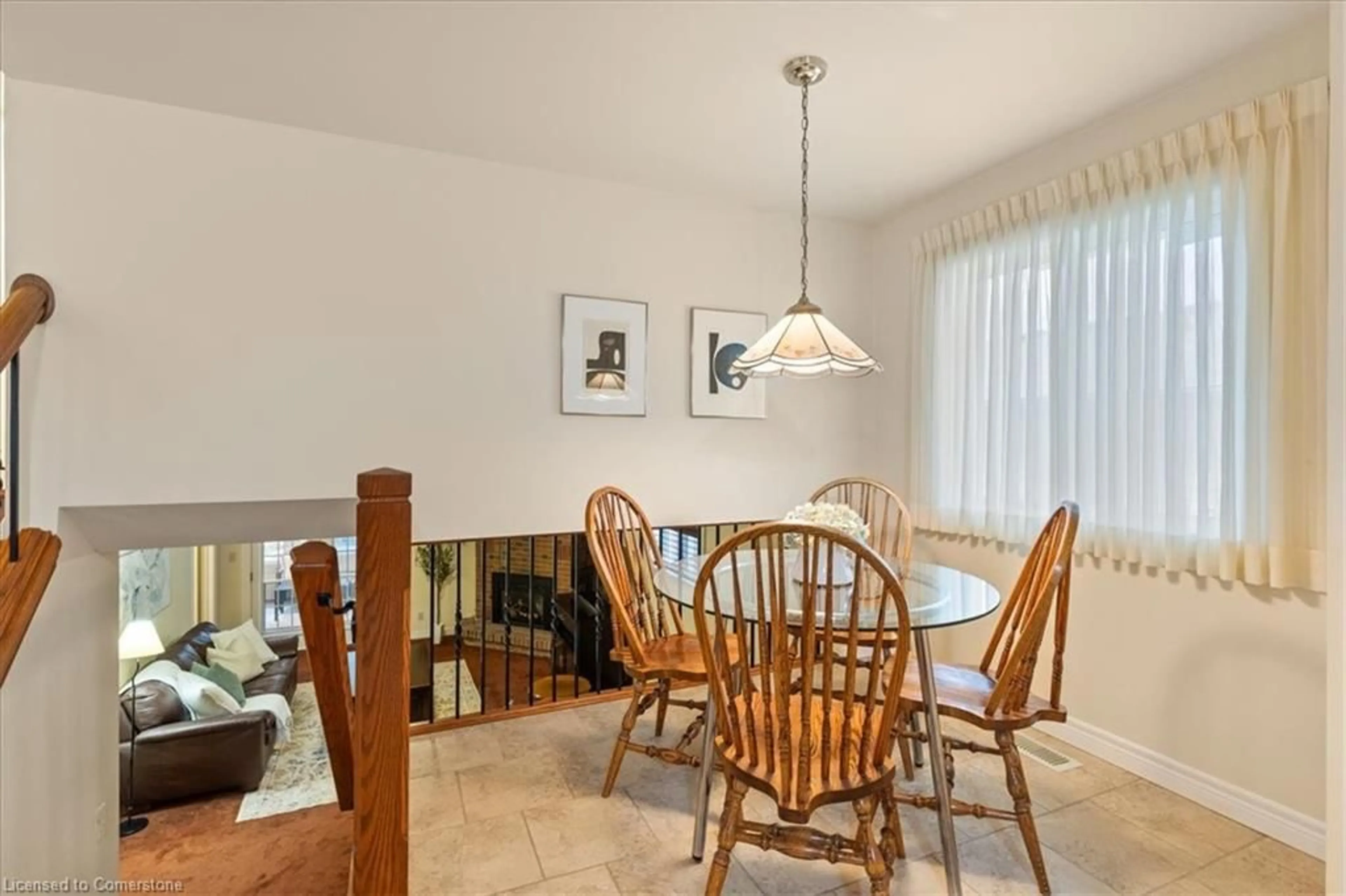 Dining room, ceramic/tile floor for 454 Ashby Crt, Waterloo Ontario N2T 1H1