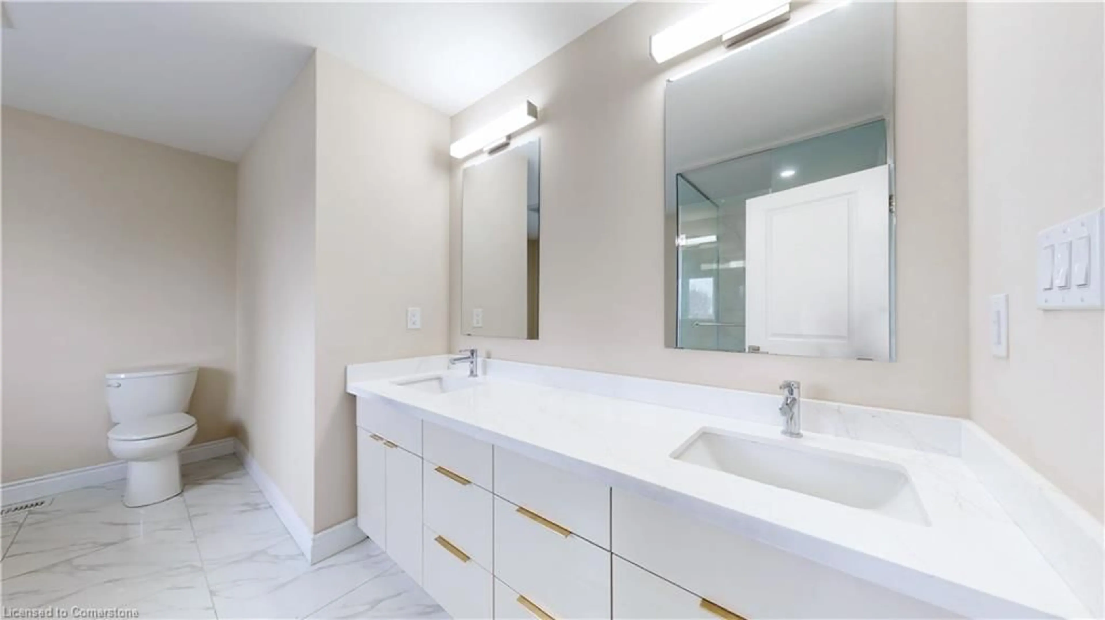 Standard bathroom, ceramic/tile floor for 149 Ballantyne Ave, Cambridge Ontario N1R 2T3