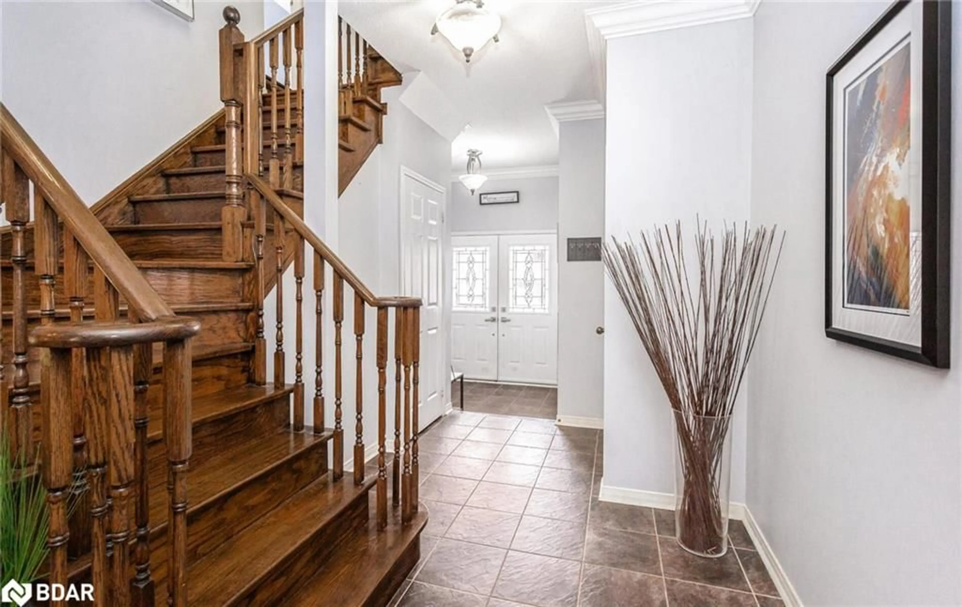 Indoor foyer for 123 Niagara Trail, Georgetown Ontario L7G 0A6