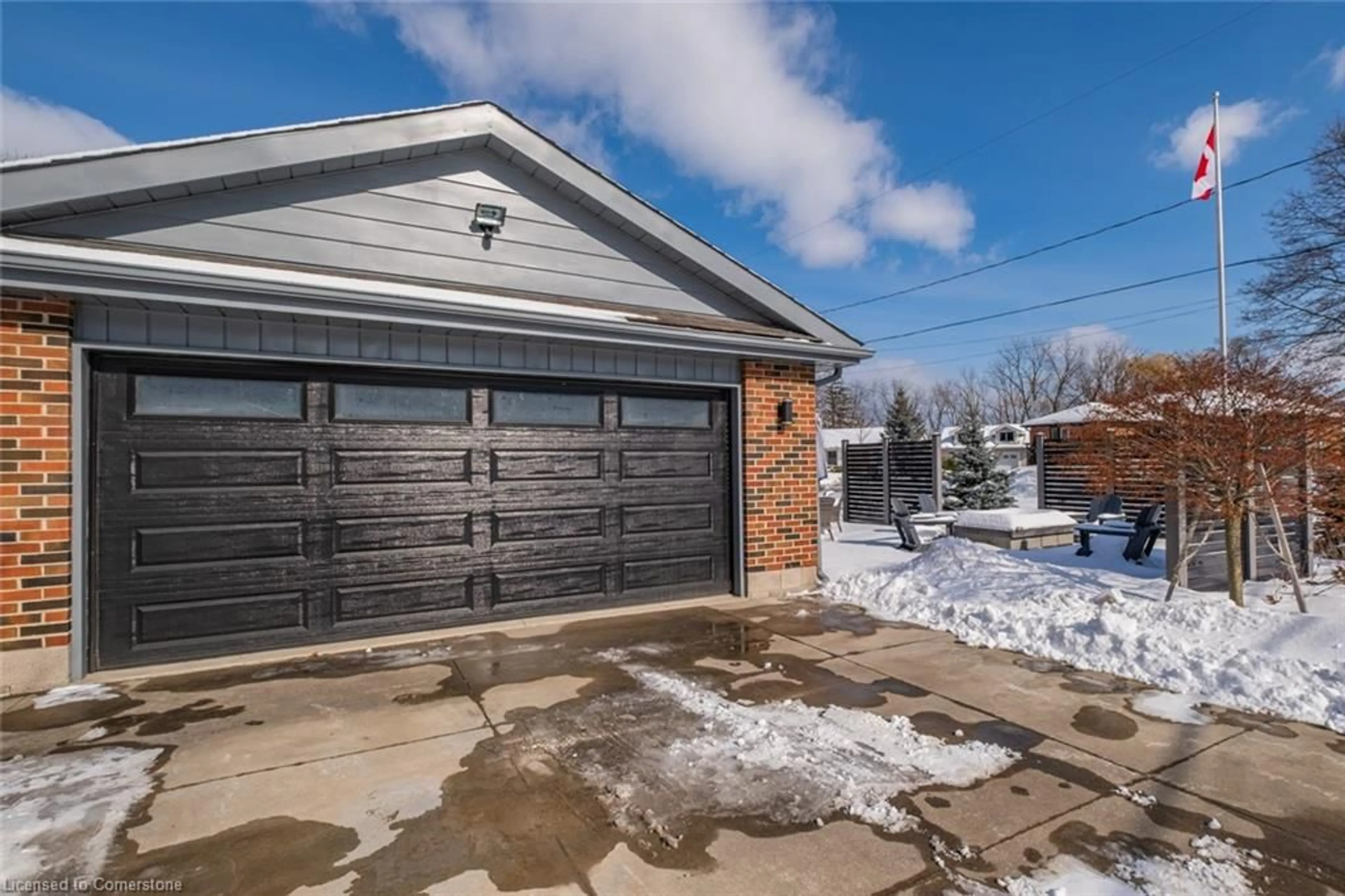 Indoor garage for 16 Trevor Dr, Stoney Creek Ontario L8G 1N2