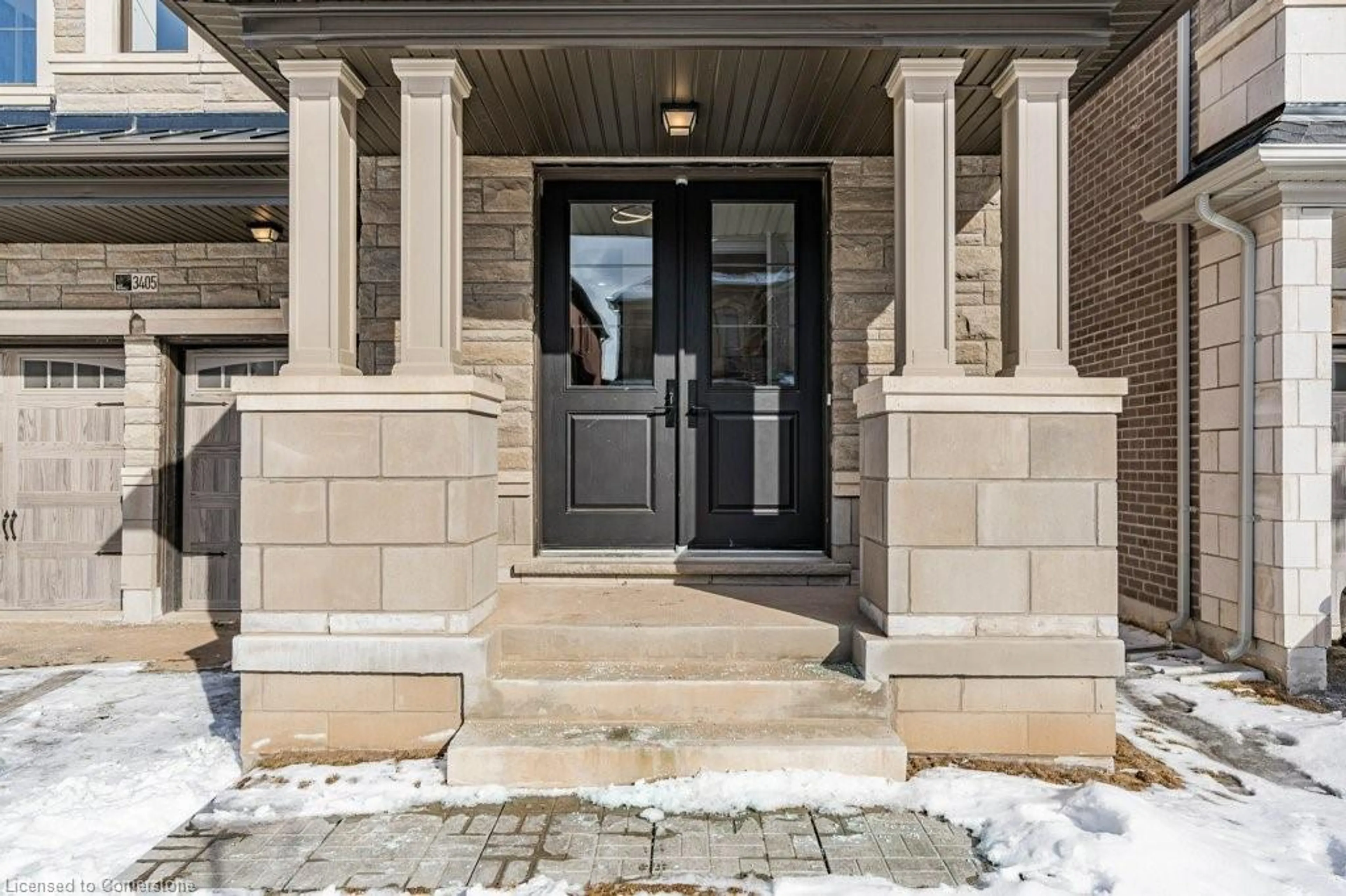 Indoor entryway for 3405 Mosley Gate, Oakville Ontario L6G 0Z1