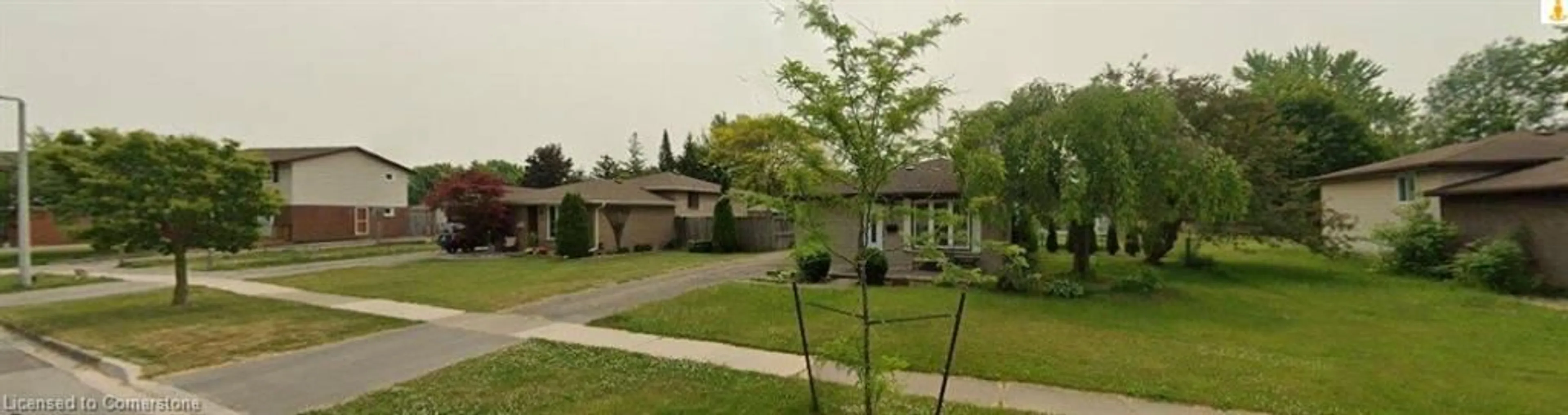 Blurry image for 40 Leaside Dr, Welland Ontario L3C 6B2