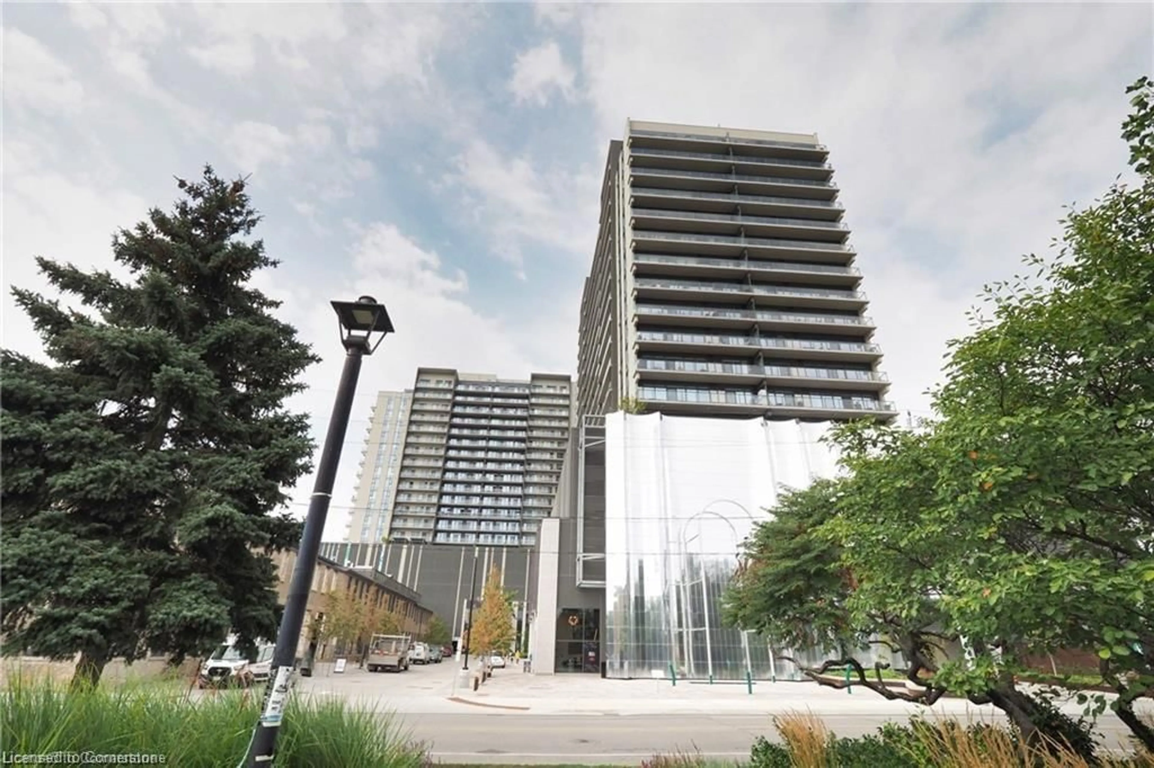 Indoor foyer for 50 Grand Ave #605, Cambridge Ontario N1S 0C2