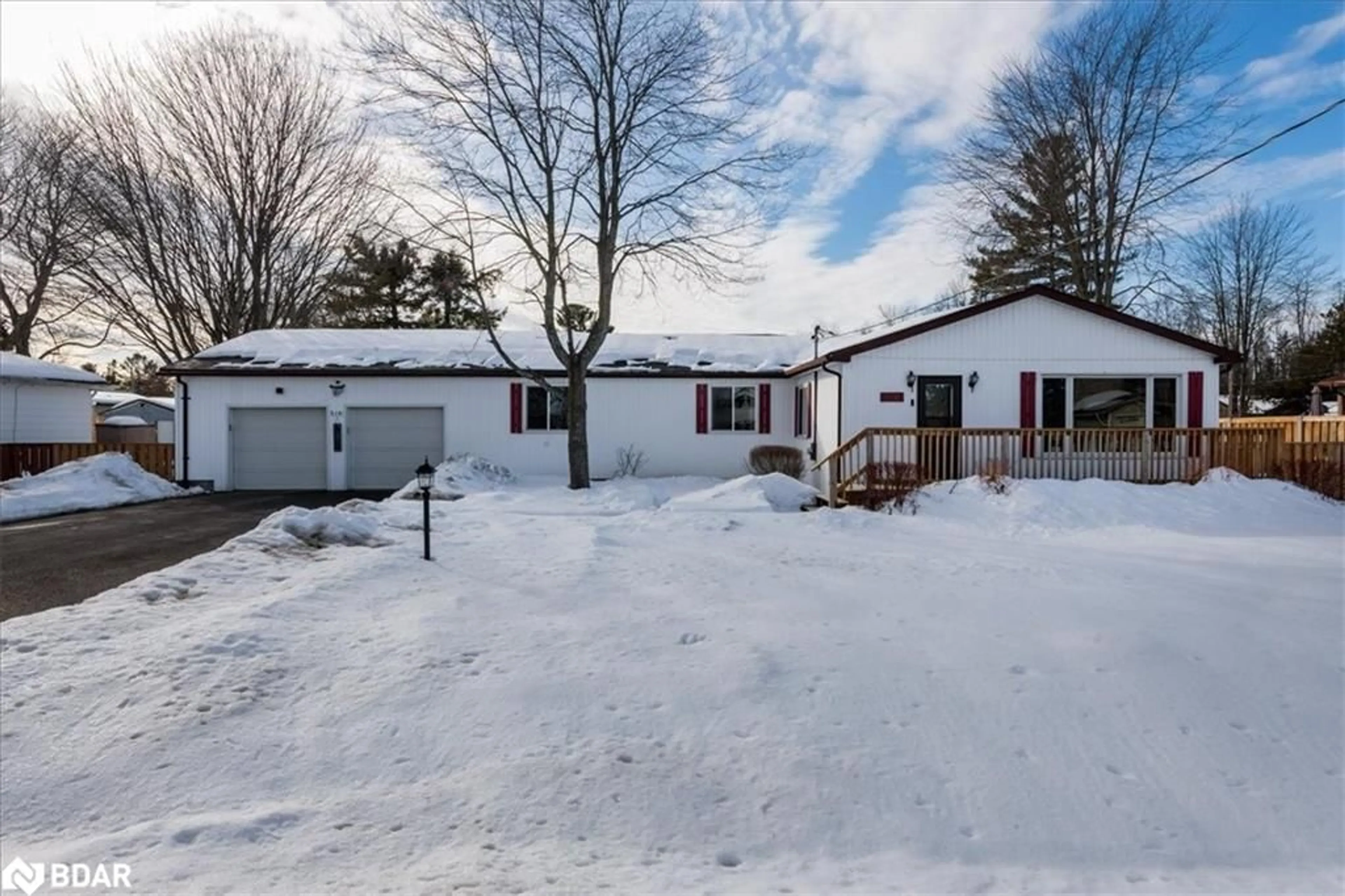 A pic from outside/outdoor area/front of a property/back of a property/a pic from drone, street for 910 Barry Ave, Lefroy Ontario L0L 1W0