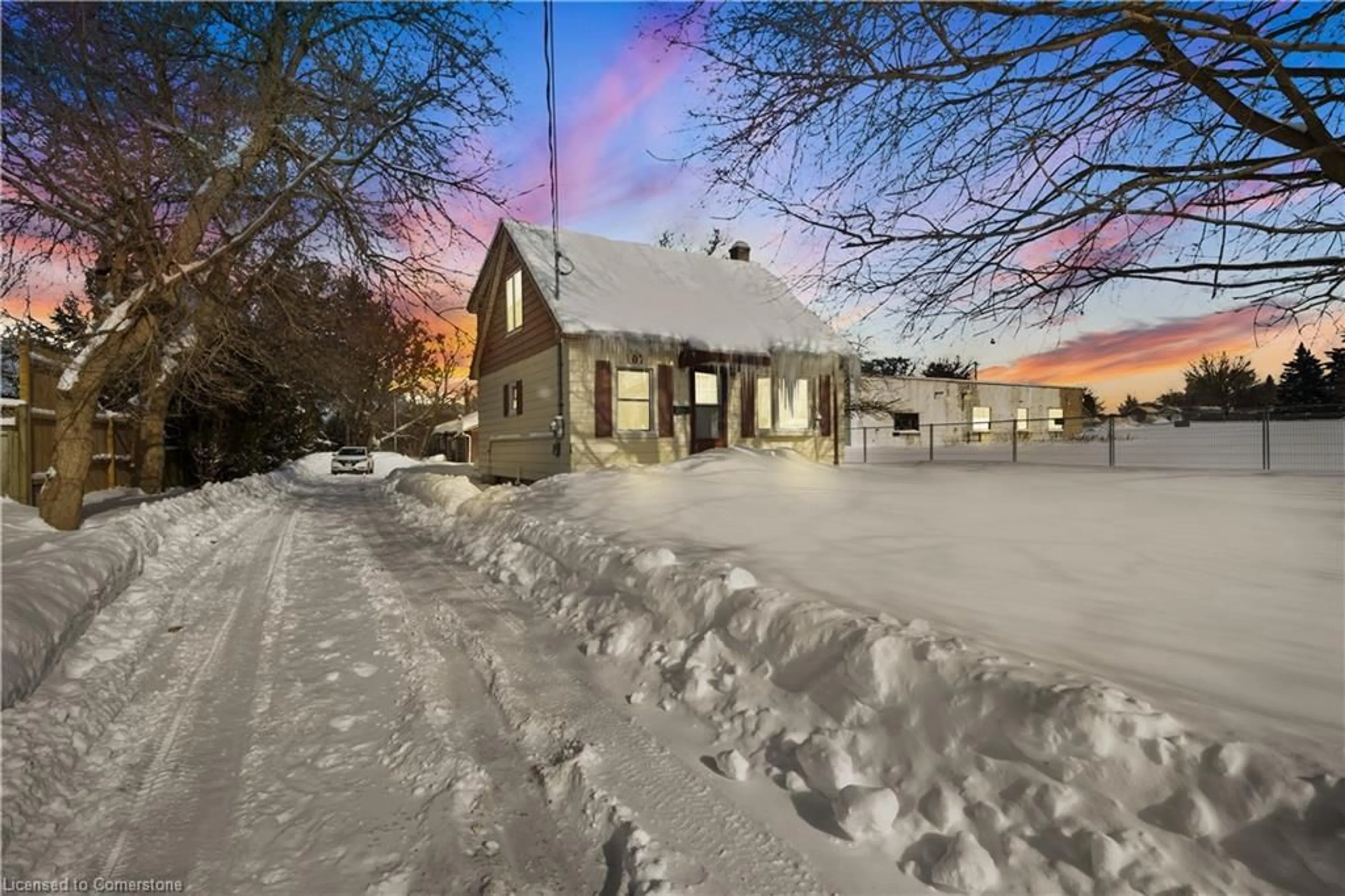 A pic from outside/outdoor area/front of a property/back of a property/a pic from drone, street for 107 Bloomingdale Rd, Kitchener Ontario N2K 1A5