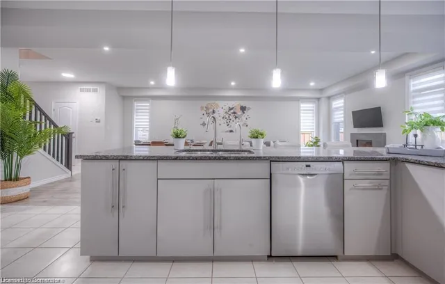 Additional property image - 38 Mistywood St