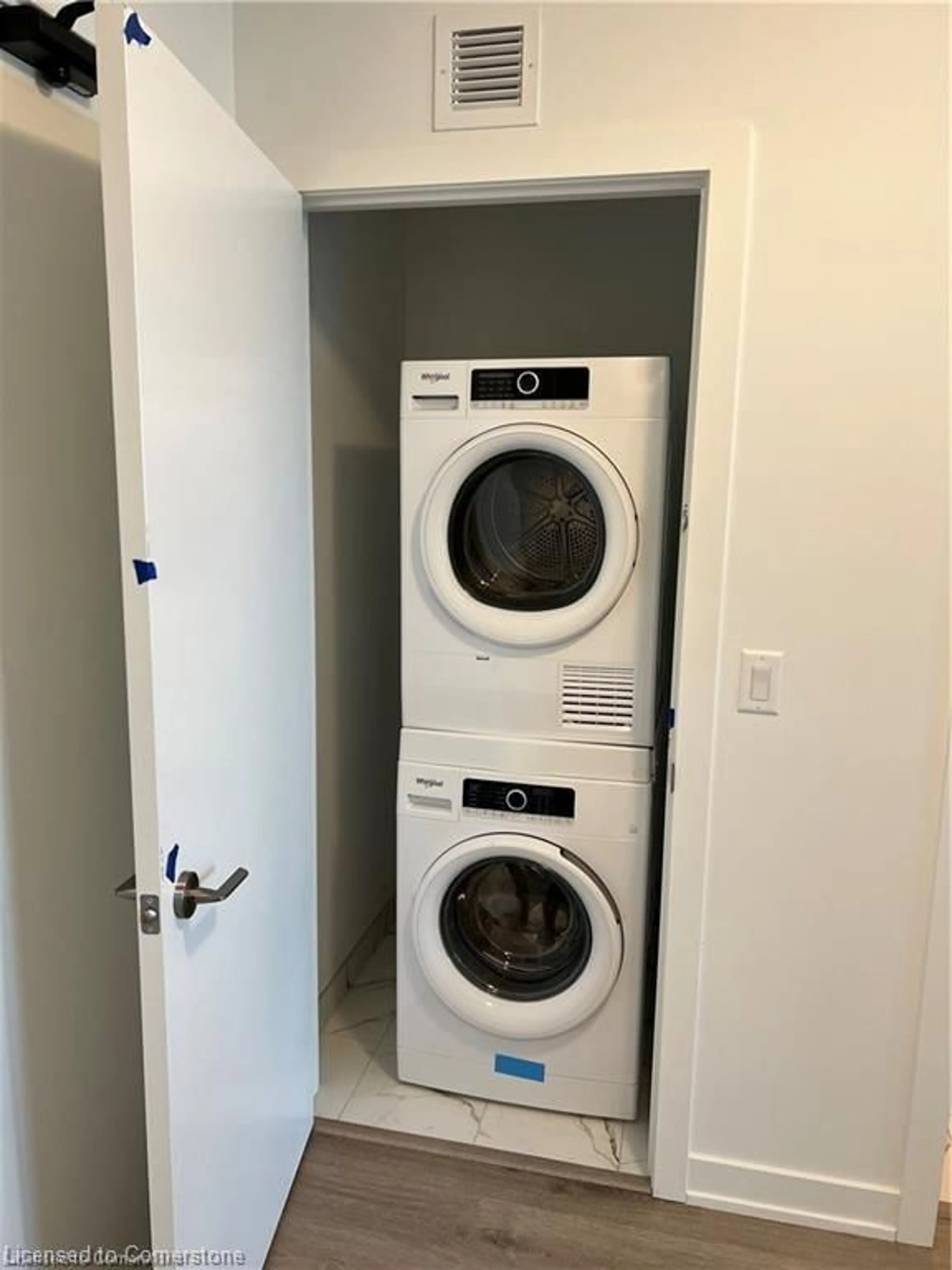 Laundry room for 600 North Service Rd #514, Hamilton Ontario L8E 0L2