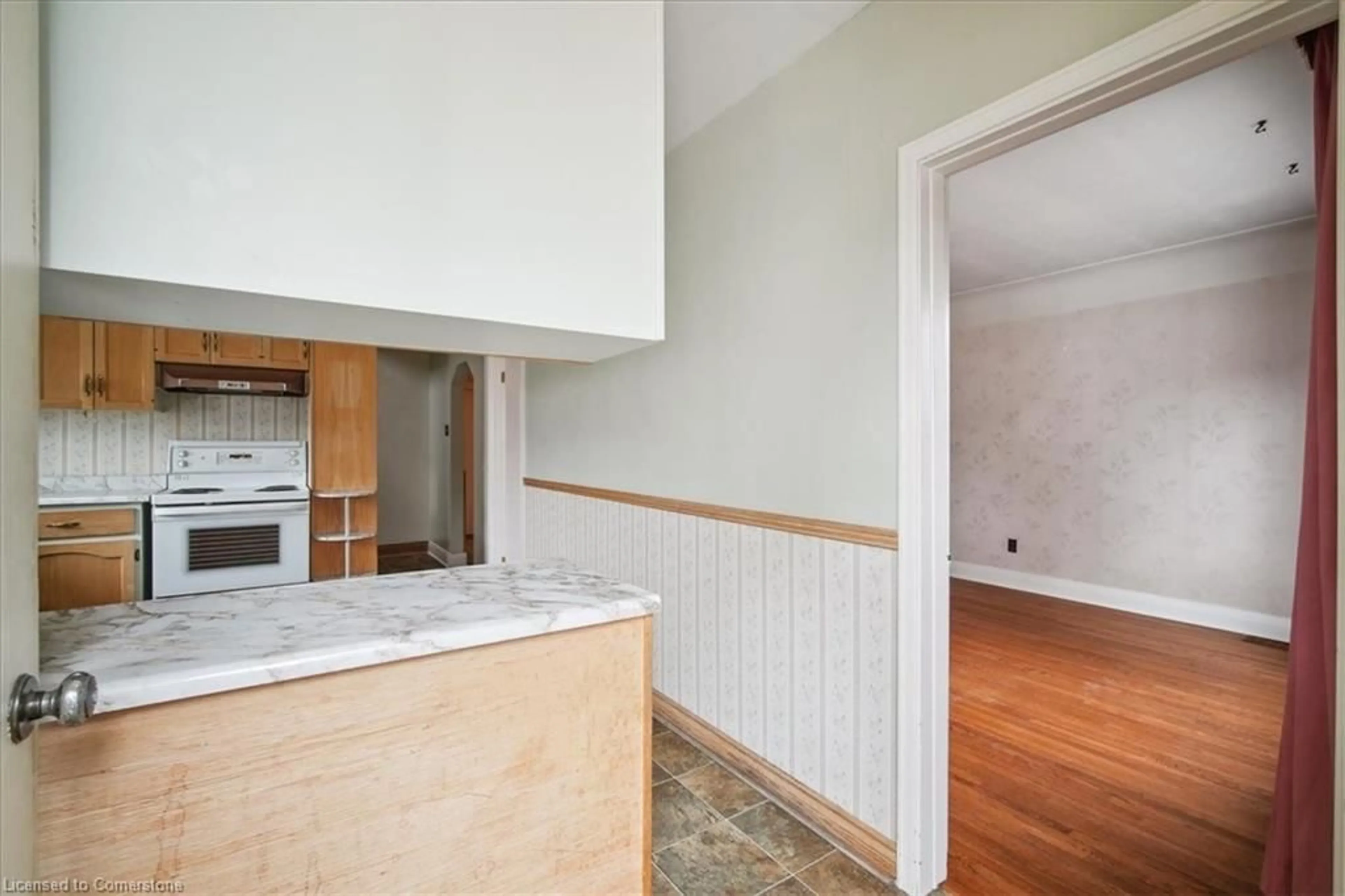 Standard kitchen, unknown for 34 Reid Ave, Hamilton Ontario L8H 1C2