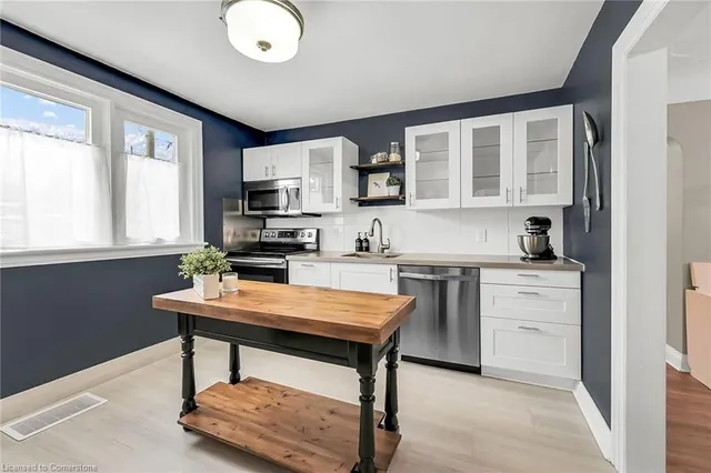 Additional property image - 98 Osler Dr