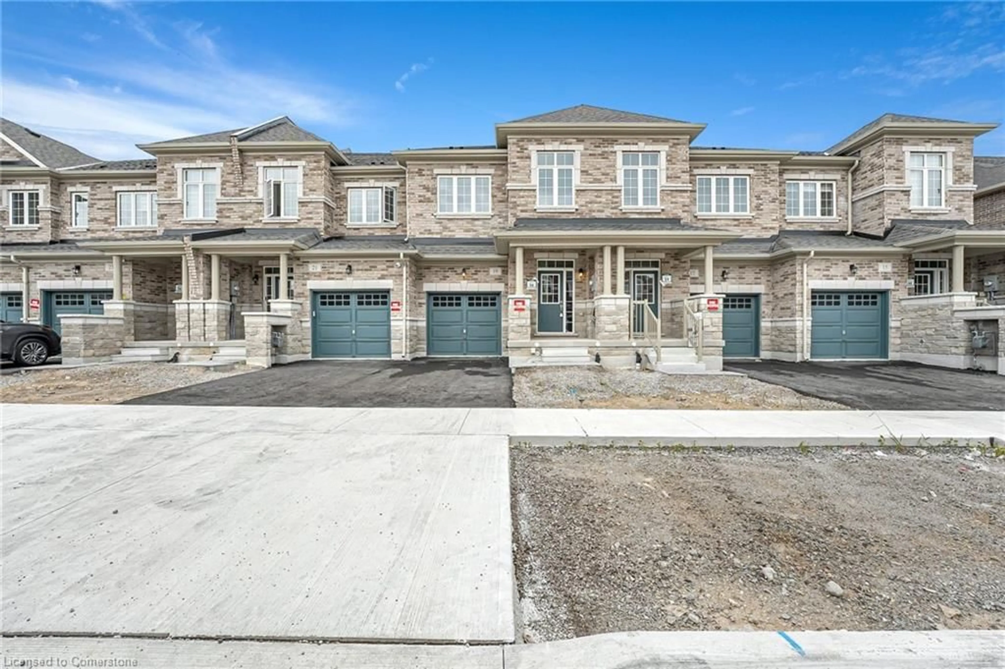 A pic from outside/outdoor area/front of a property/back of a property/a pic from drone, street for 19 Lidstone St, Waterloo Ontario N1R 5S2