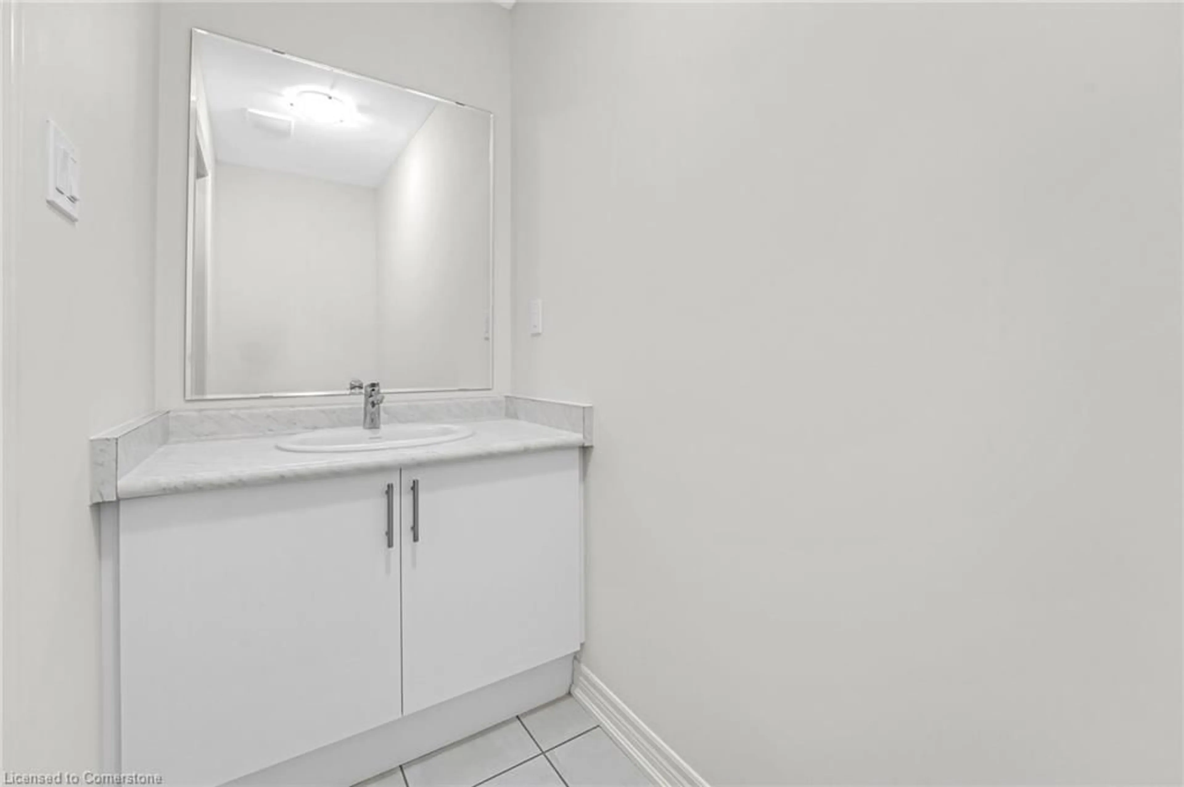 Standard bathroom, floor is not visible for 19 Lidstone St, Waterloo Ontario N1R 5S2