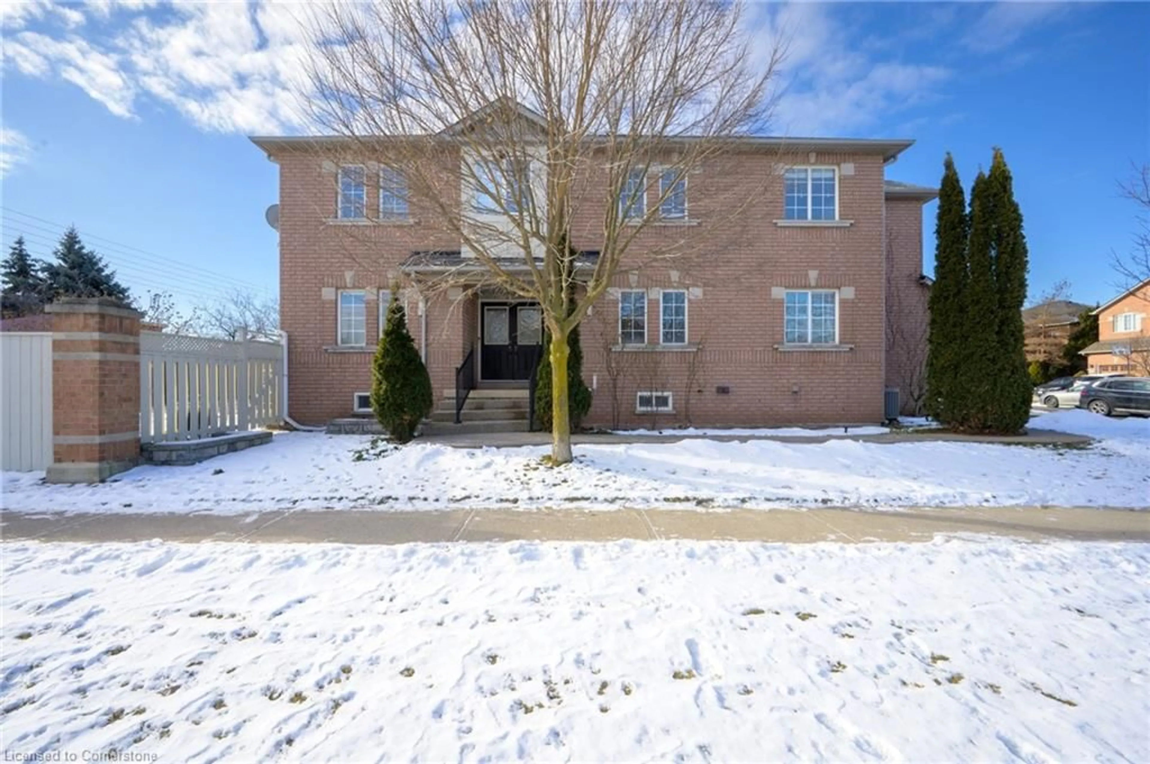 Home with brick exterior material, street for 2010 Blue Jay Blvd, Oakville Ontario L6M 3W2