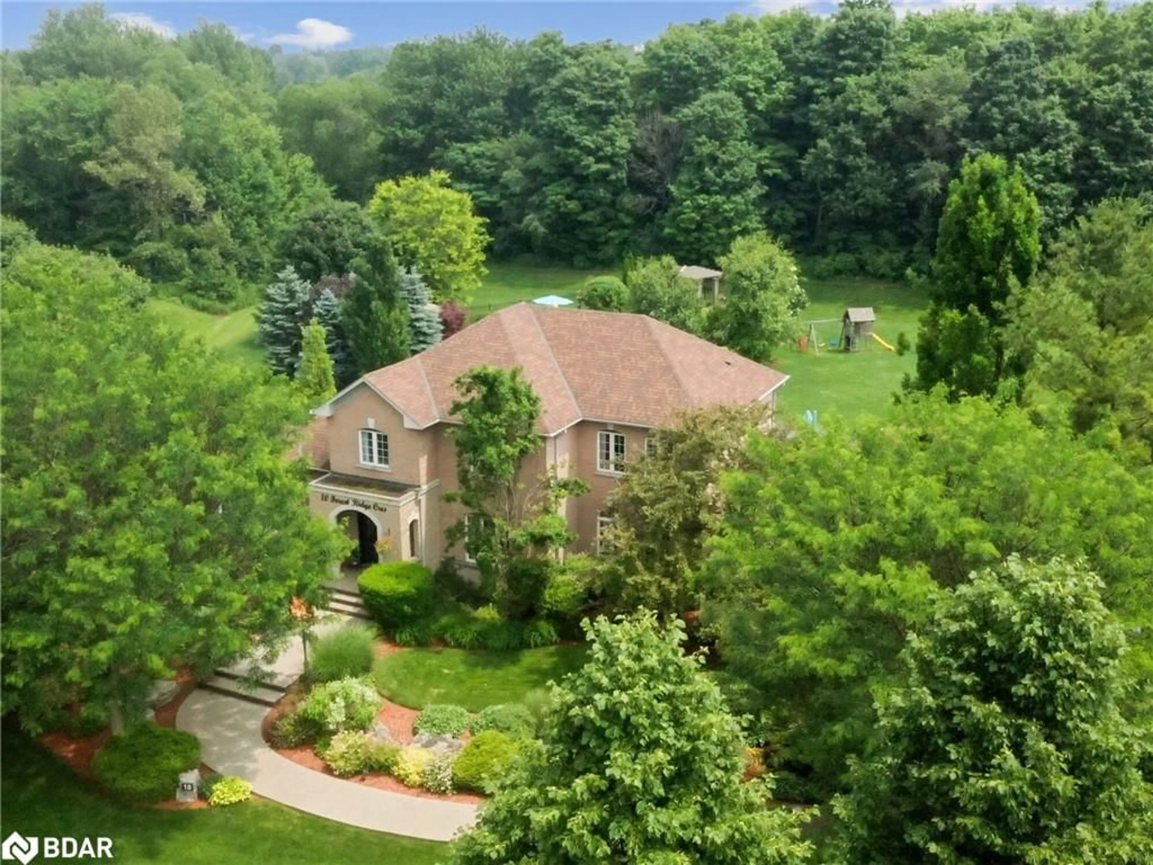 A pic from outside/outdoor area/front of a property/back of a property/a pic from drone, unknown for 10 Forest Ridge Cres, Limehouse Ontario L0P 1H0