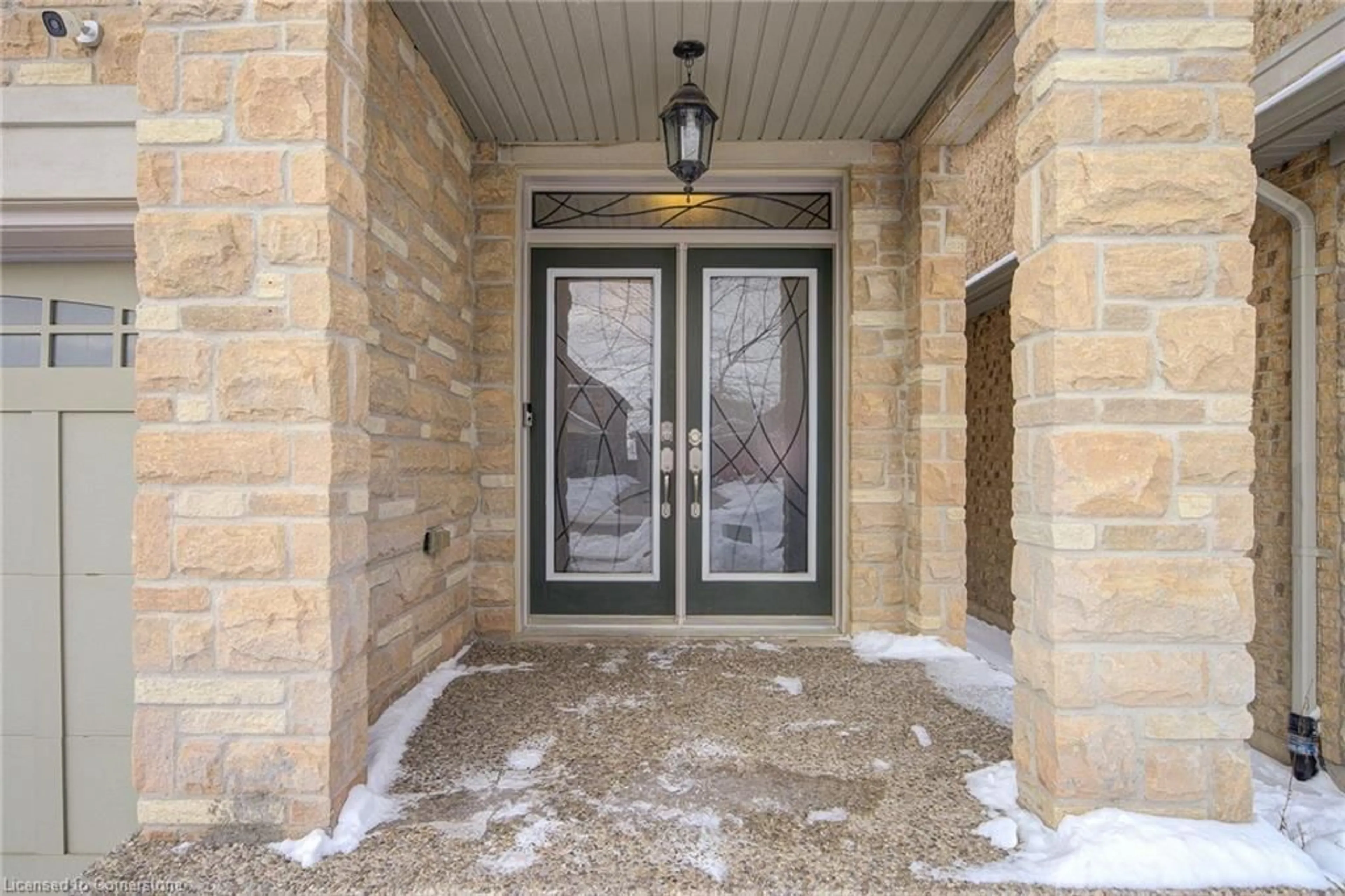 Indoor entryway for 119 Hazelton Ave, Hamilton Ontario L9B 0E9