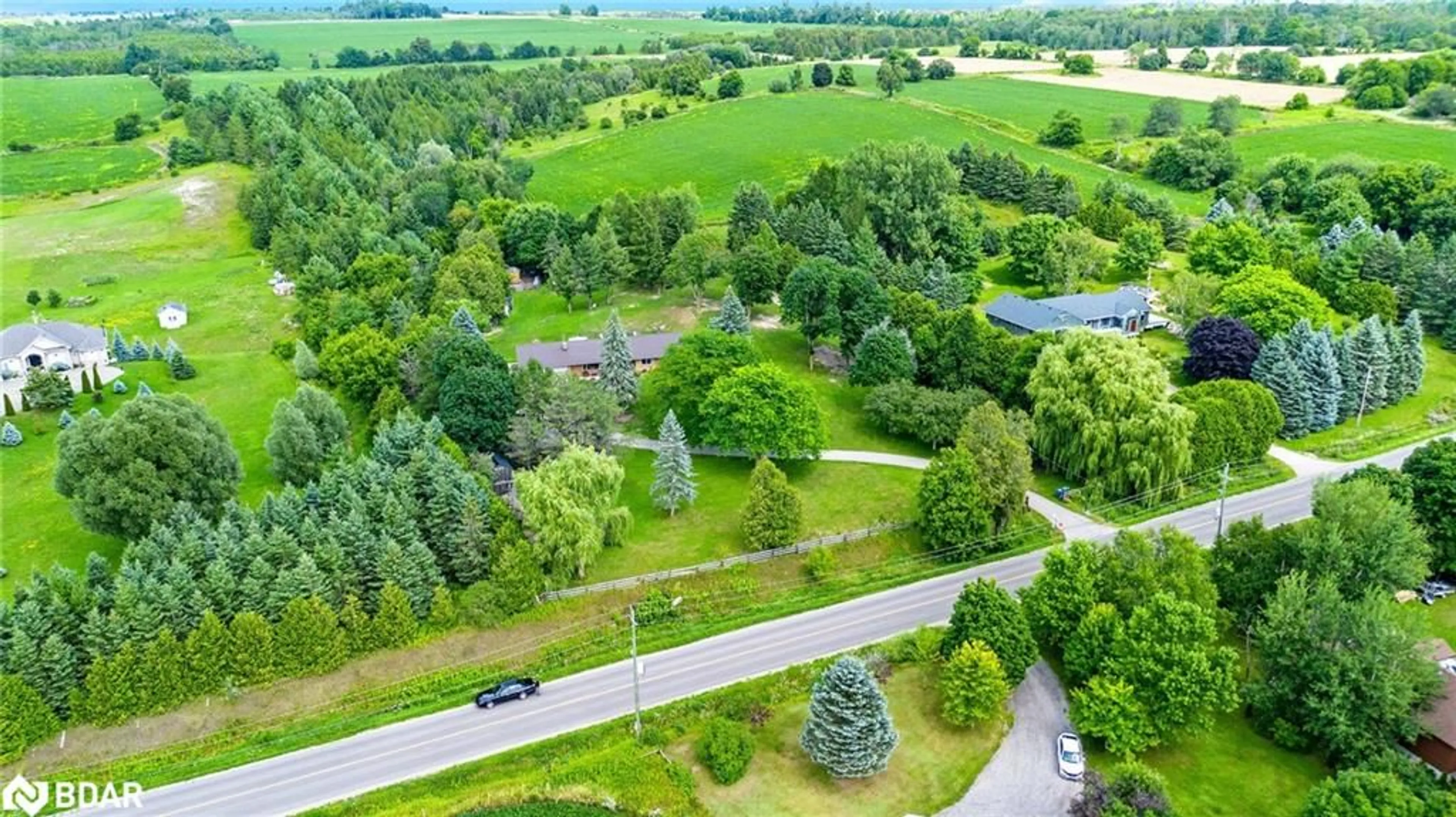 A pic from outside/outdoor area/front of a property/back of a property/a pic from drone, unknown for 19997 Willoughby Rd, Caledon Ontario L7K 1W1