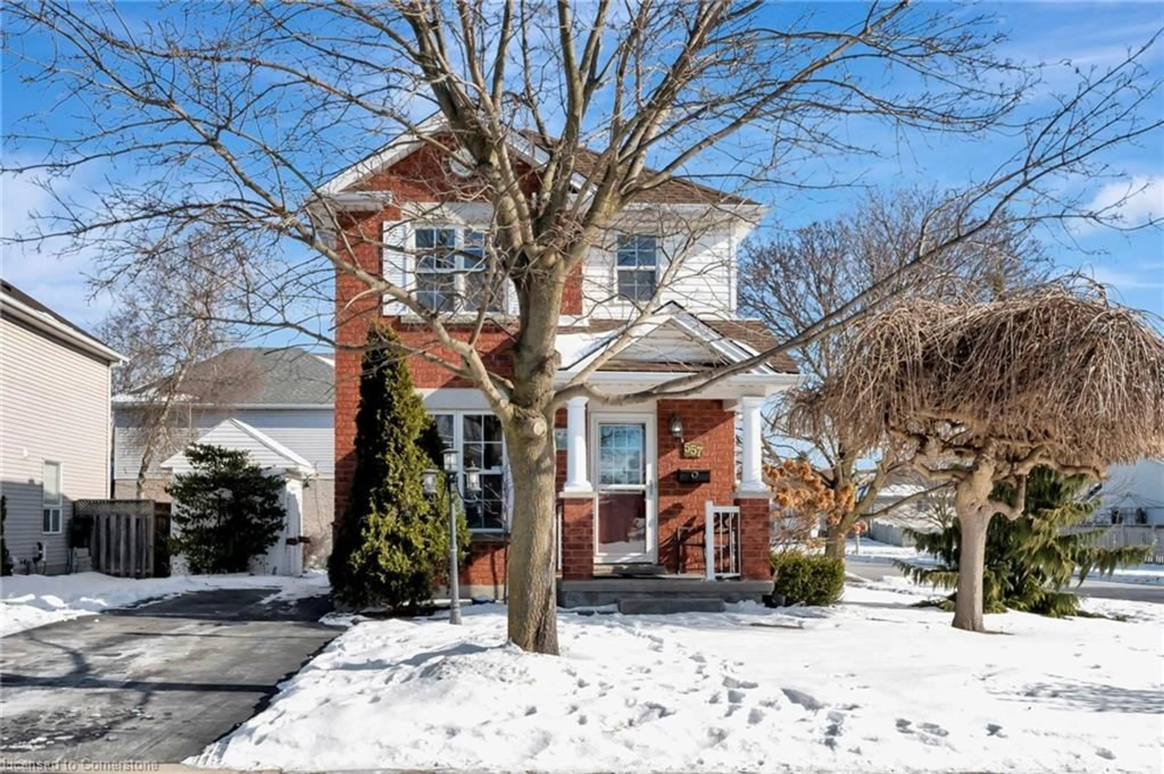 Home with brick exterior material, street for 557 Old Newbury Lane, Cambridge Ontario N2H 5M4