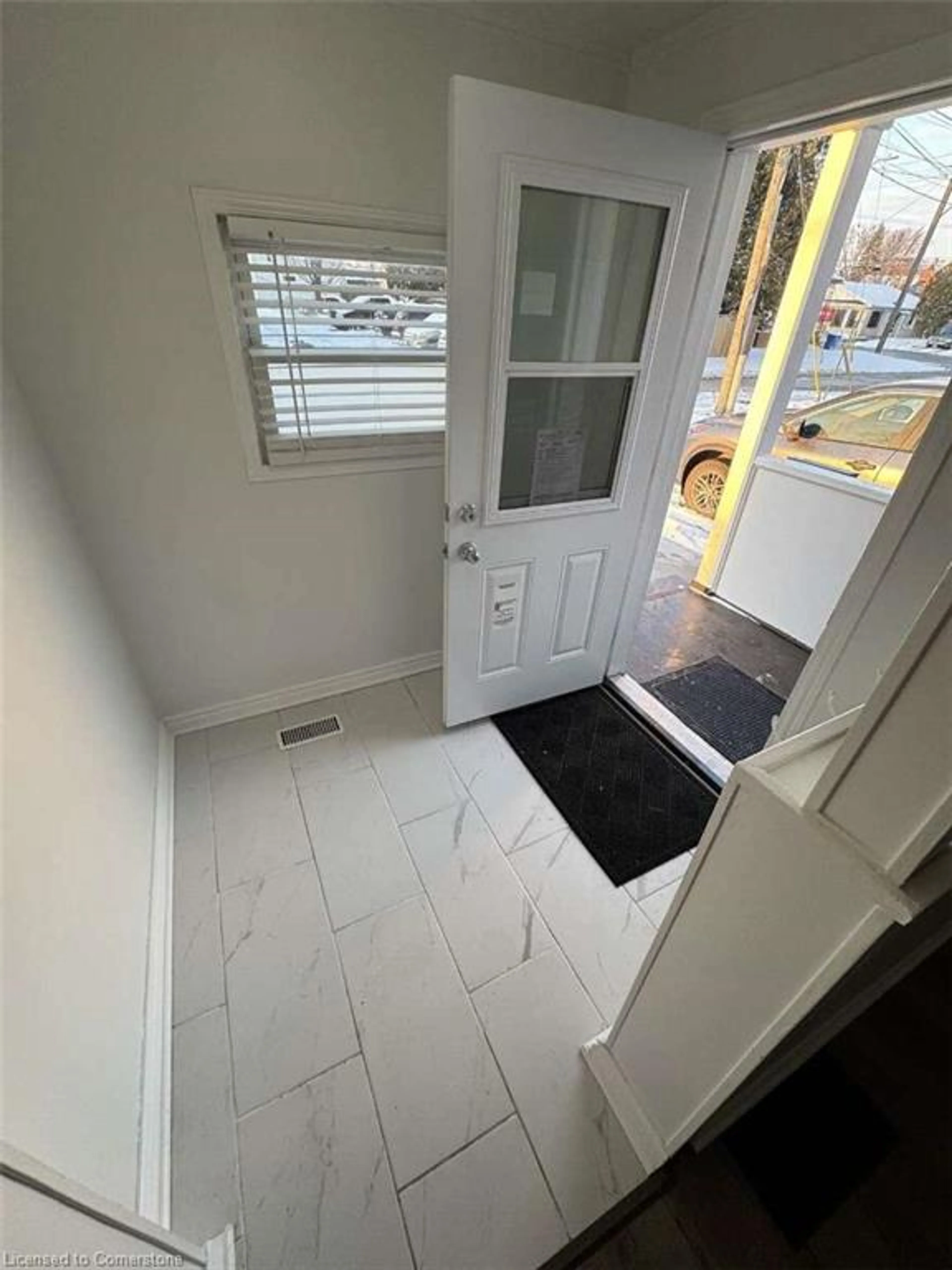 Indoor entryway for 12 Gray St, Chatham Ontario L6A 4L5