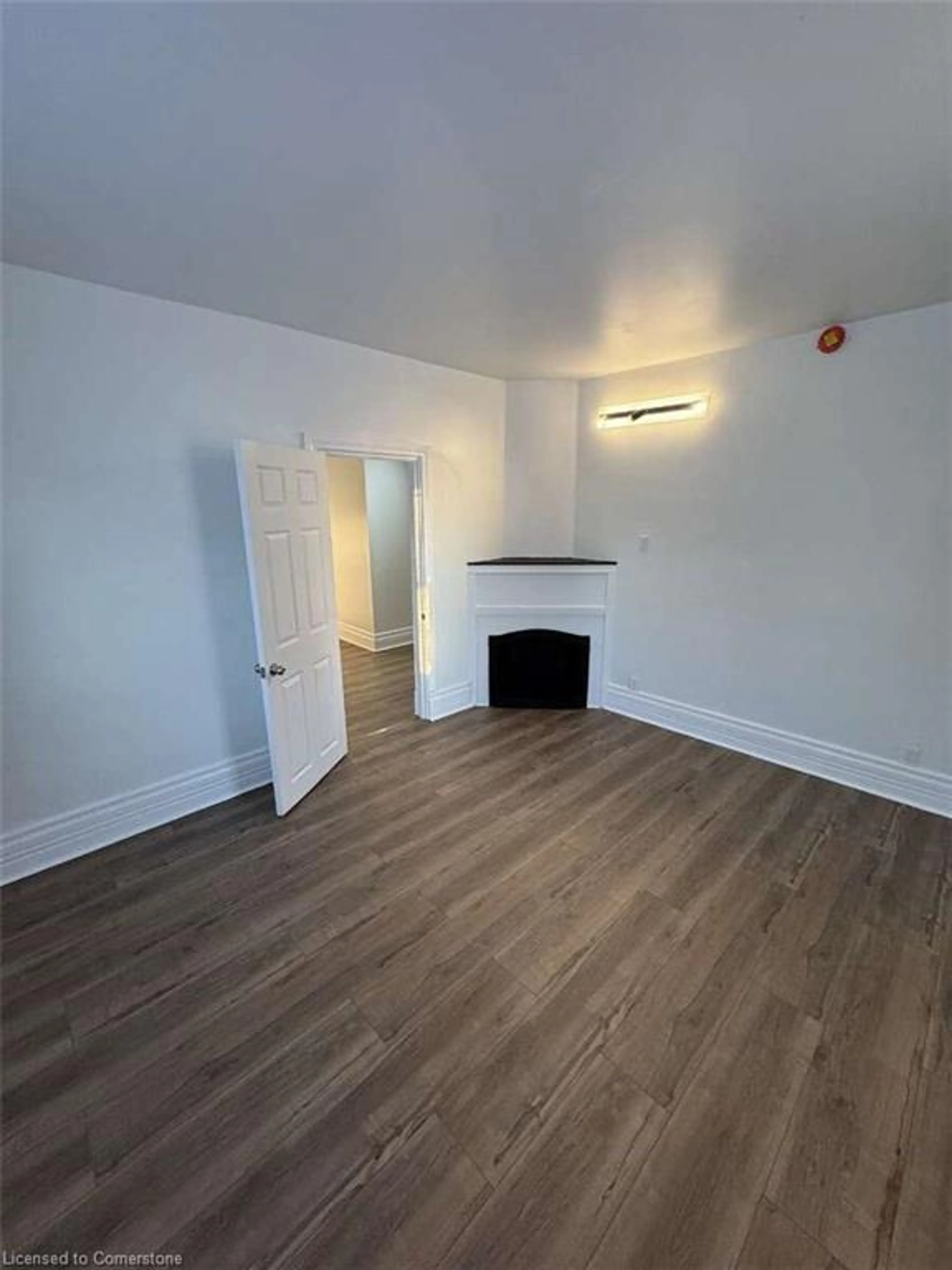 A pic of a room for 12 Gray St, Chatham Ontario L6A 4L5