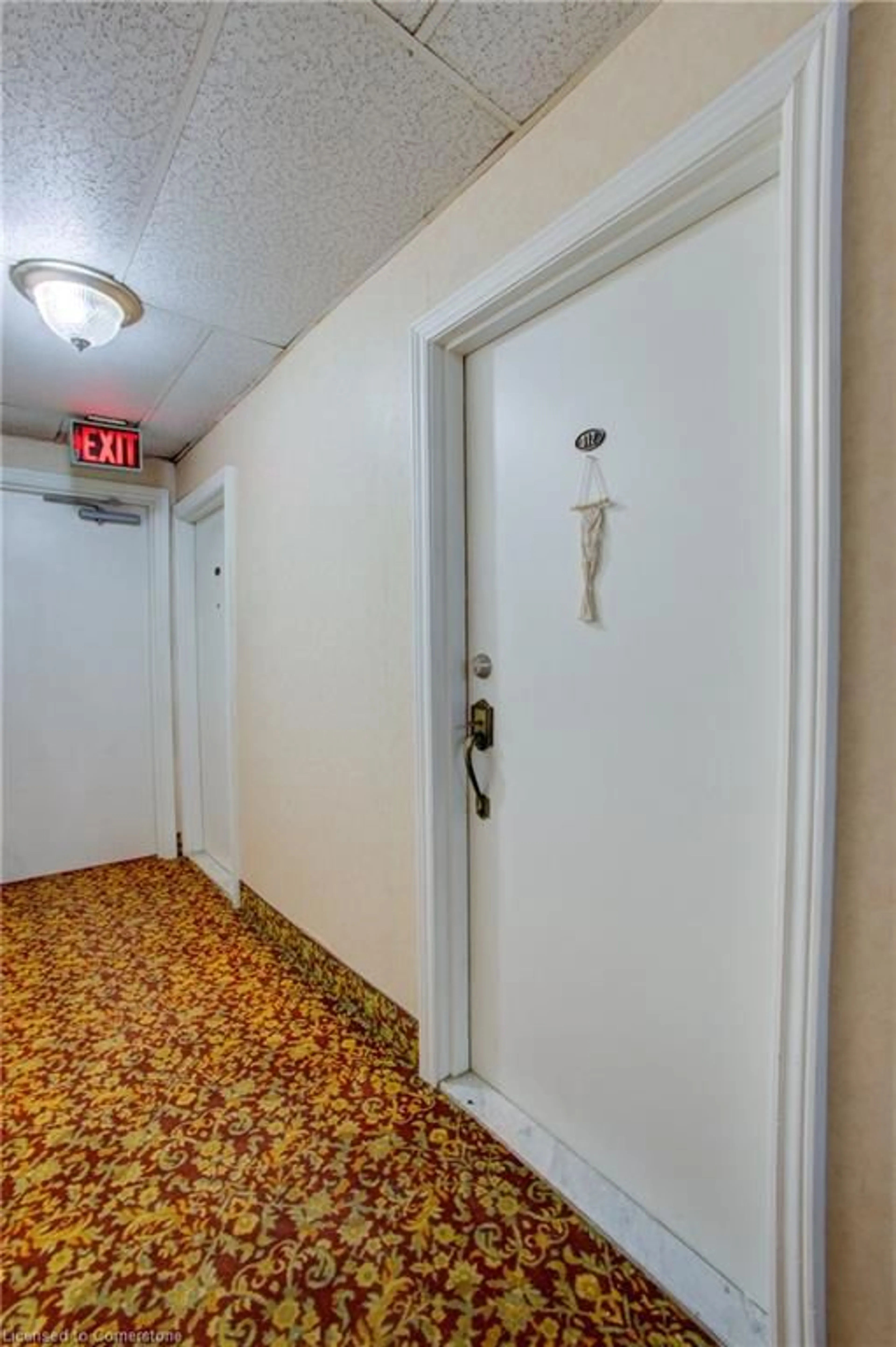 Indoor foyer for 36 Hayhurst Rd #312, Brantford Ontario N3R 6Y9