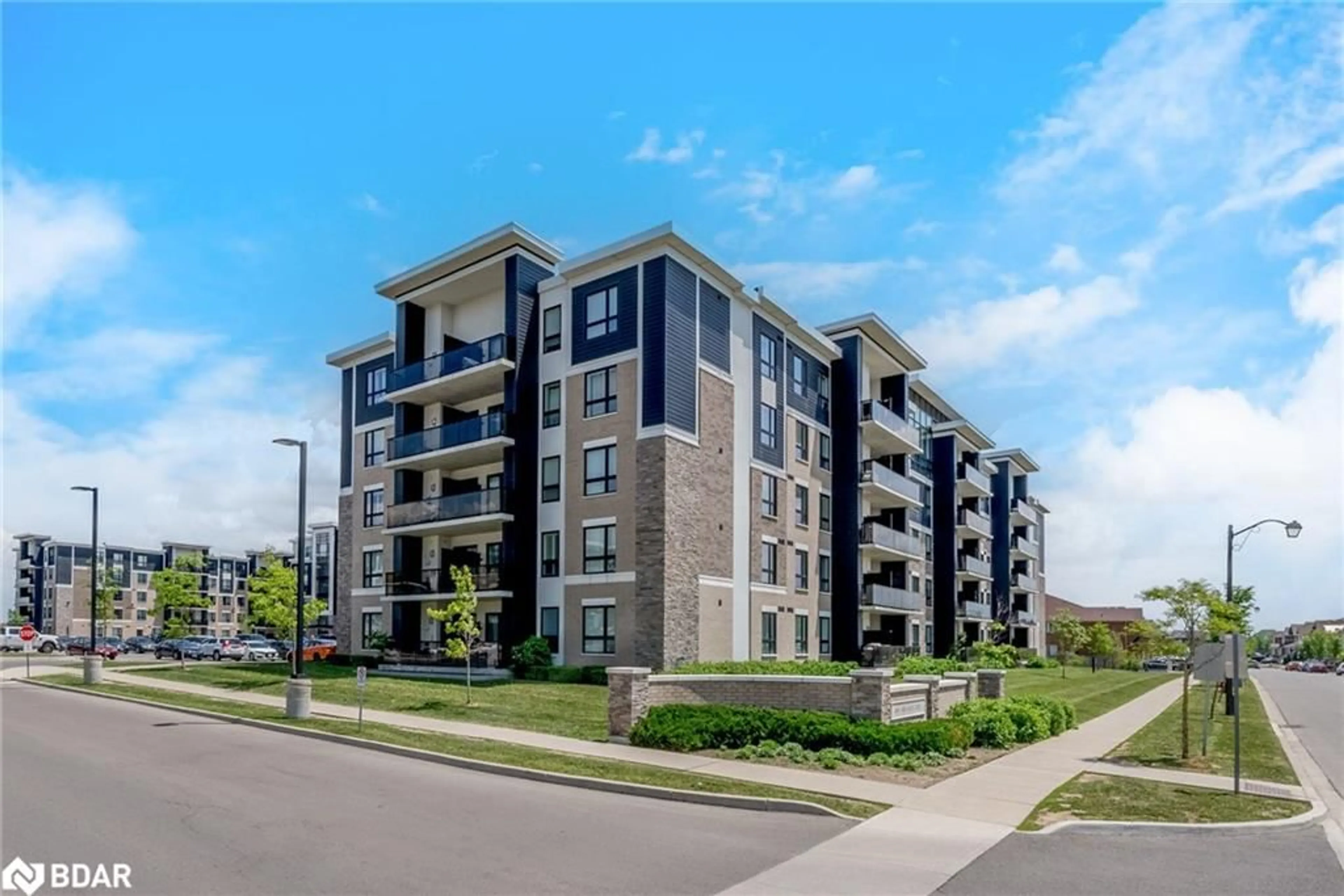 A pic from outside/outdoor area/front of a property/back of a property/a pic from drone, building for 650 Sauve Street St #507, Milton Ontario L9T 9A8
